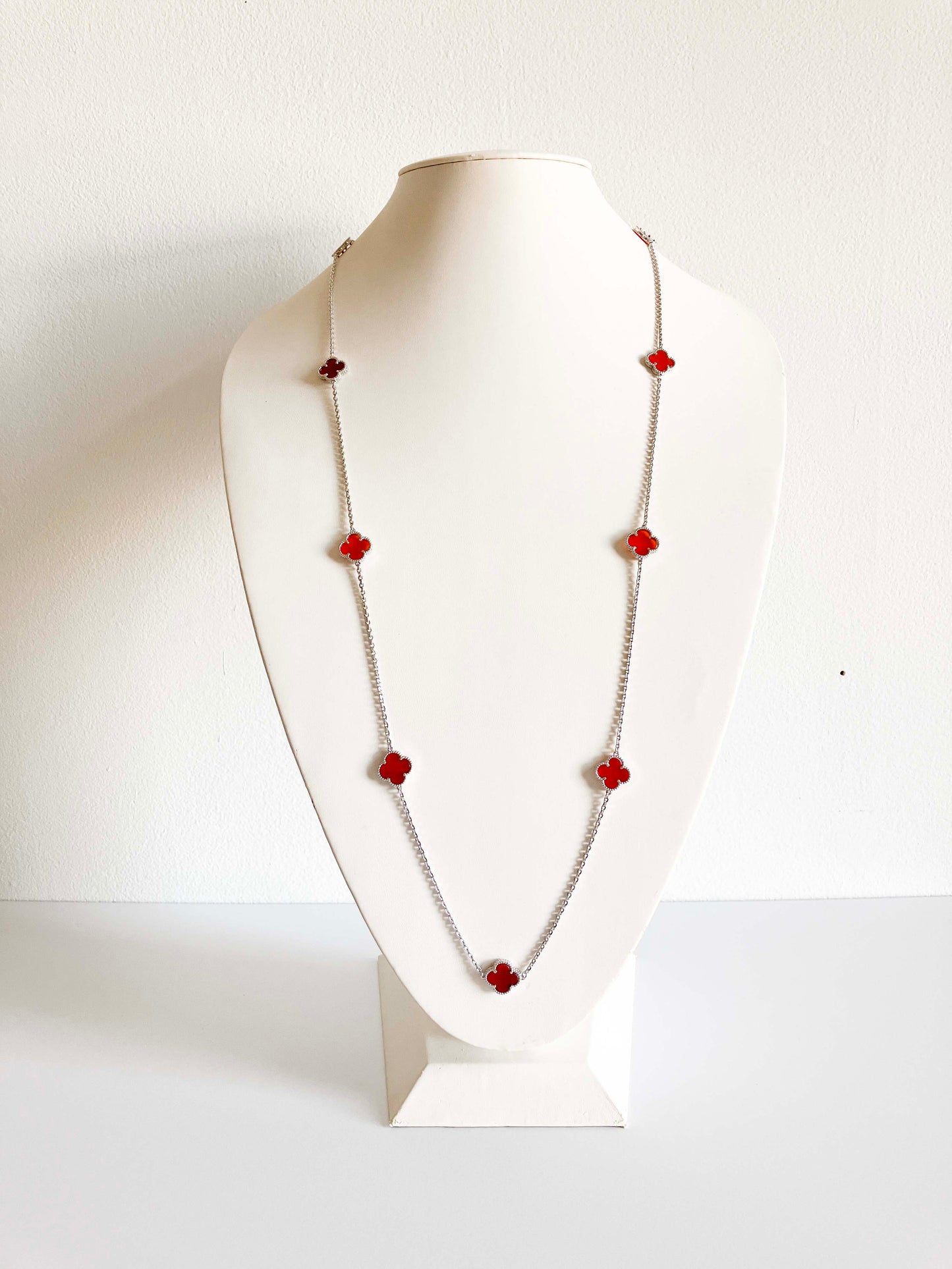 Amber Quatrefoil Rope Necklace in Silver