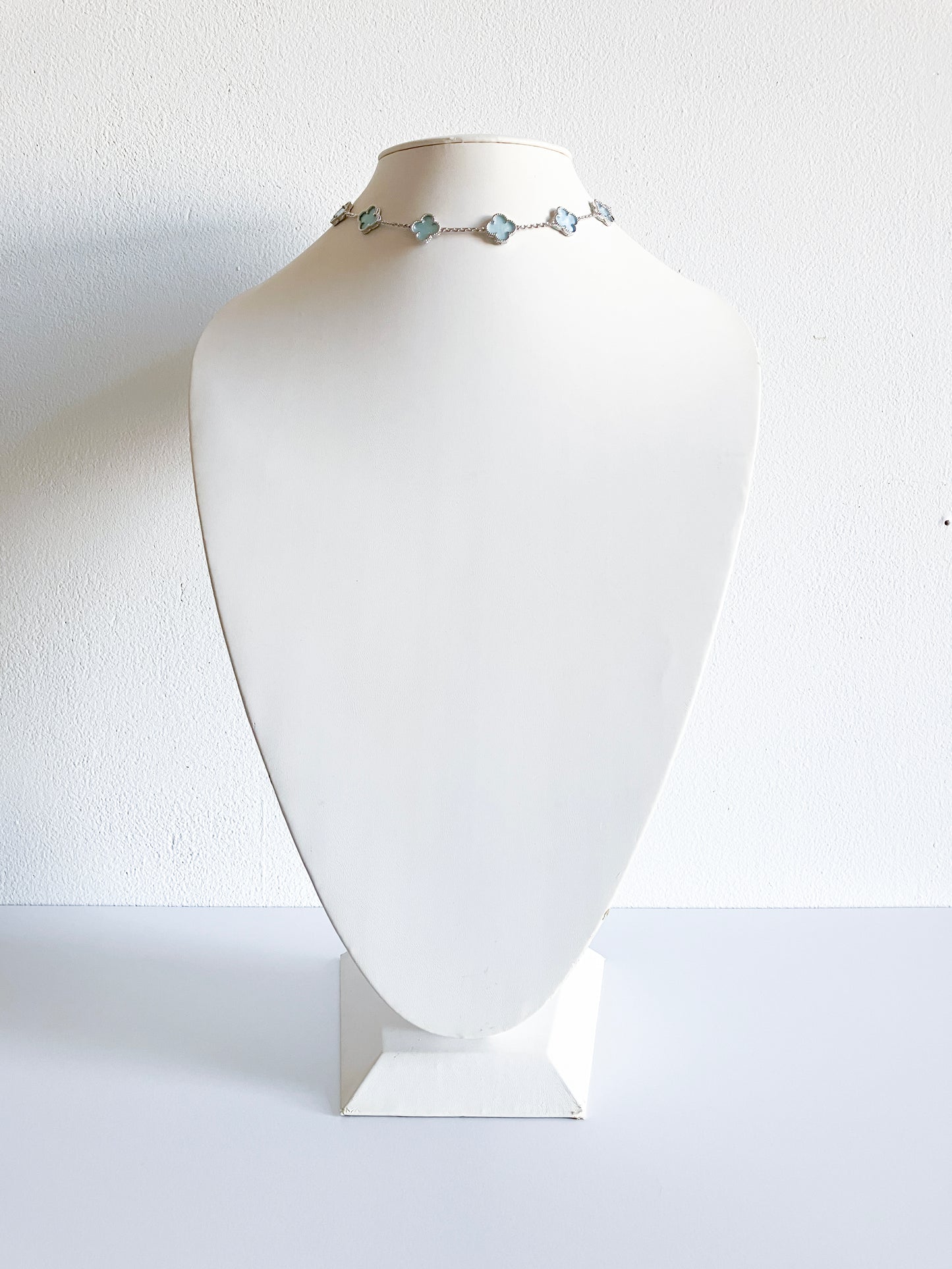 Blue Mother of Pearl Quatrefoil Choker in Silver
