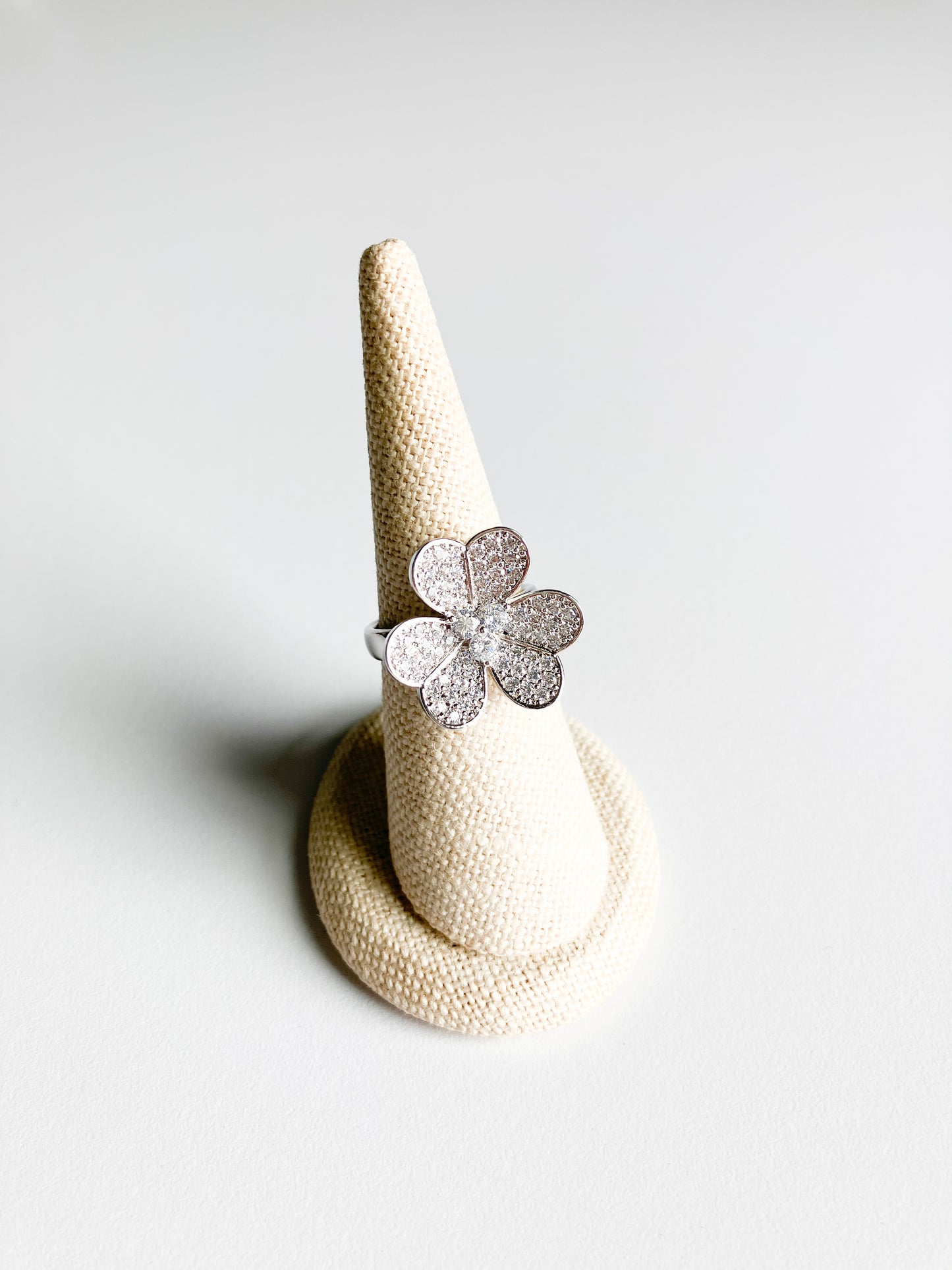 Cubic Zirconia Clover Ring in Silver