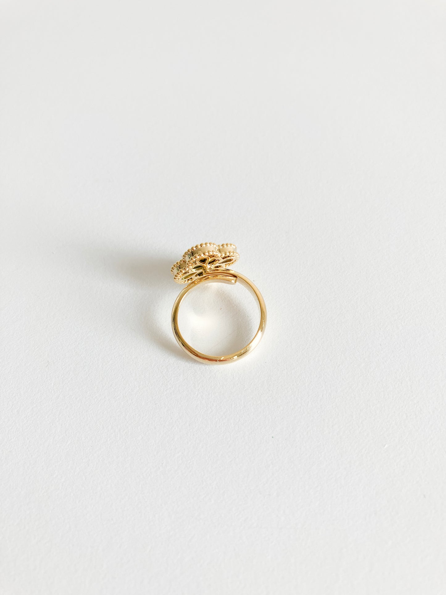 Gray Mother of Pearl Demi Quatrefoil Ring in Gold