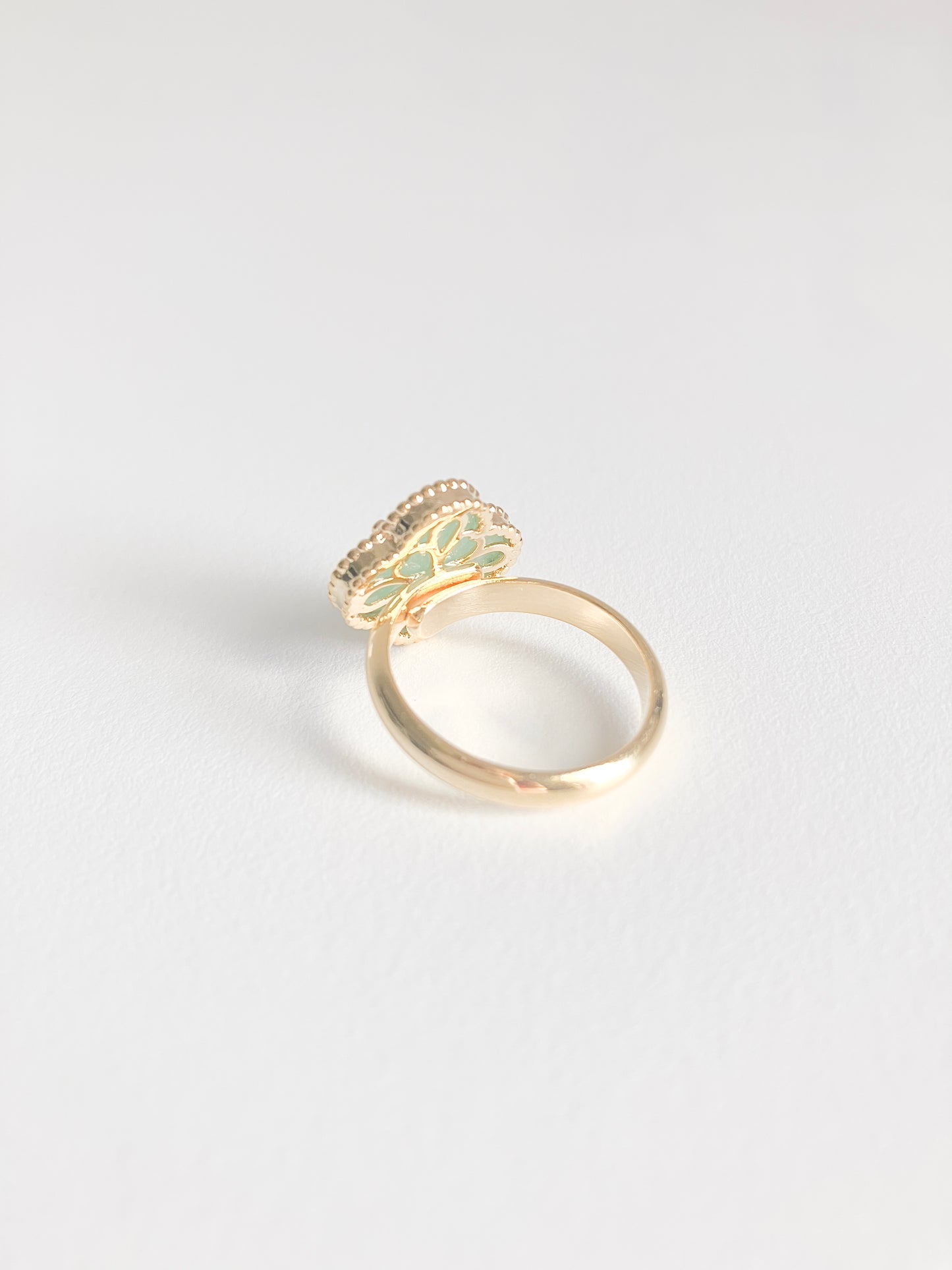 Jade Demi Quatrefoil Ring in Gold