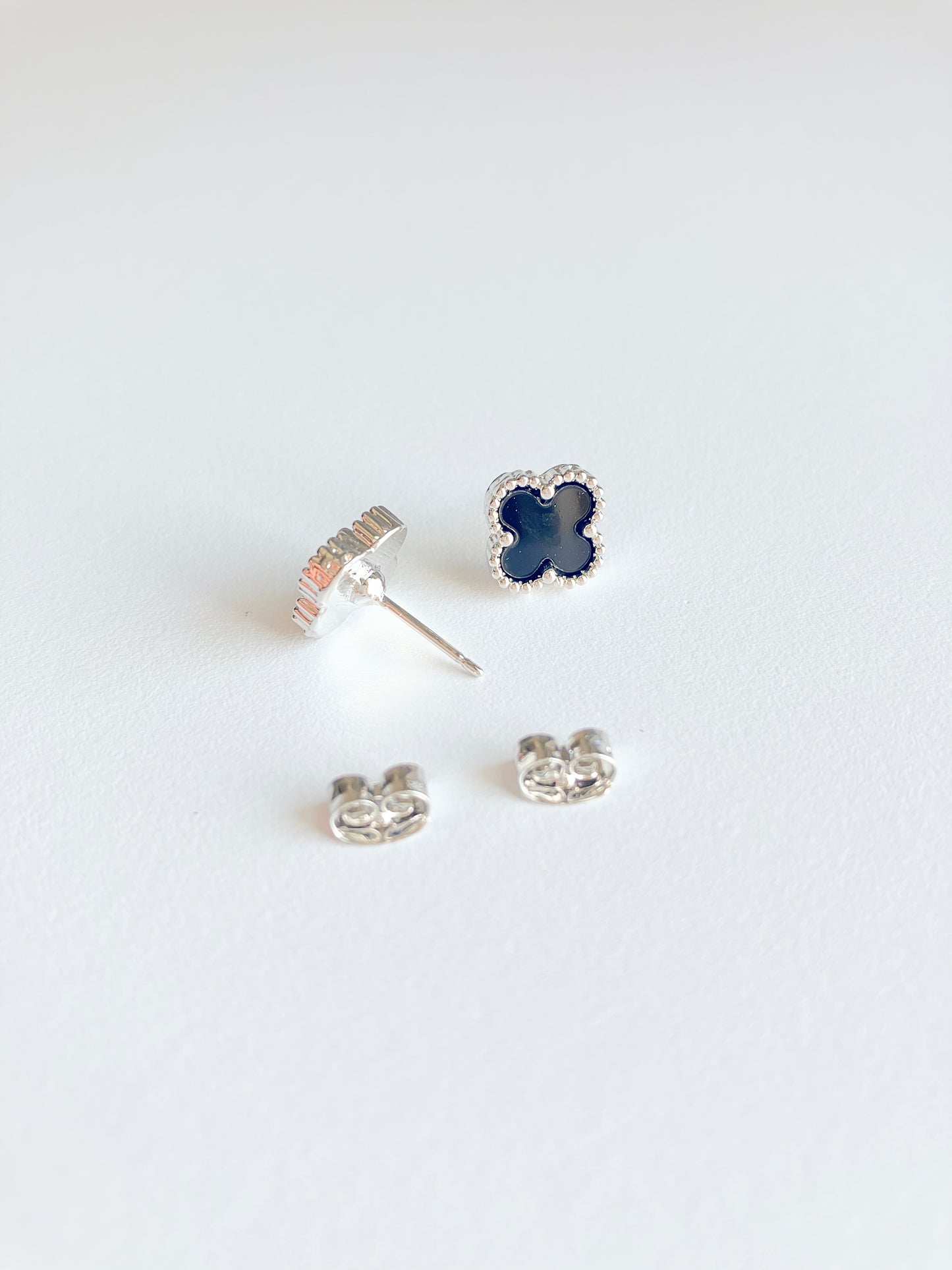 Bijou Onyx Quatrefoil Stud Earrings in Silver