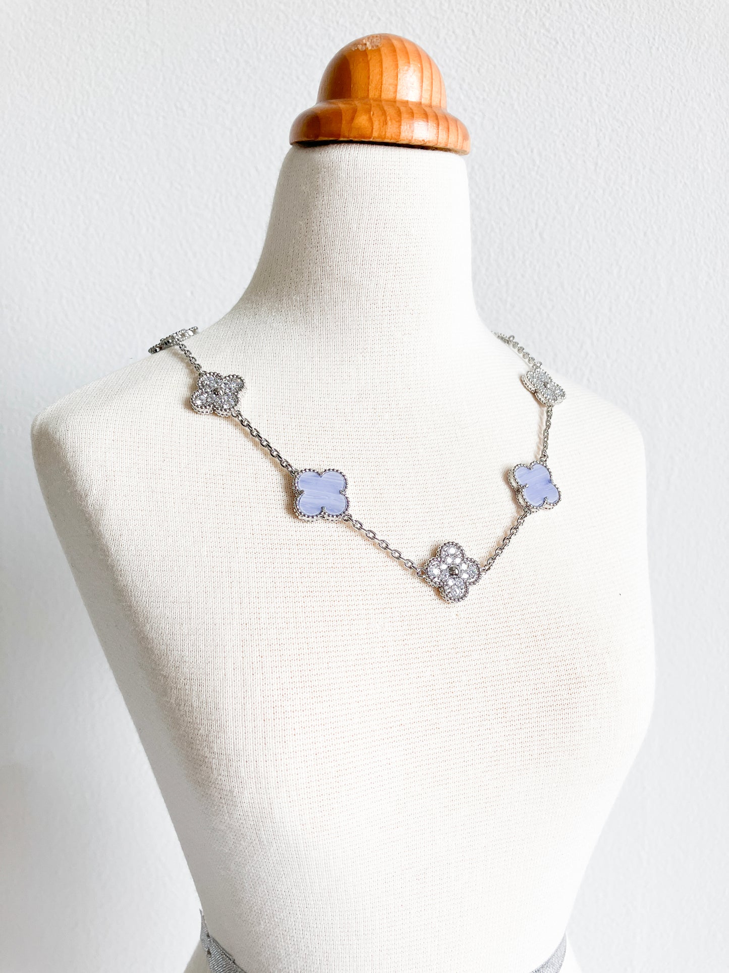 Agate and Cubic Zirconia Quatrefoil Necklace in Silver