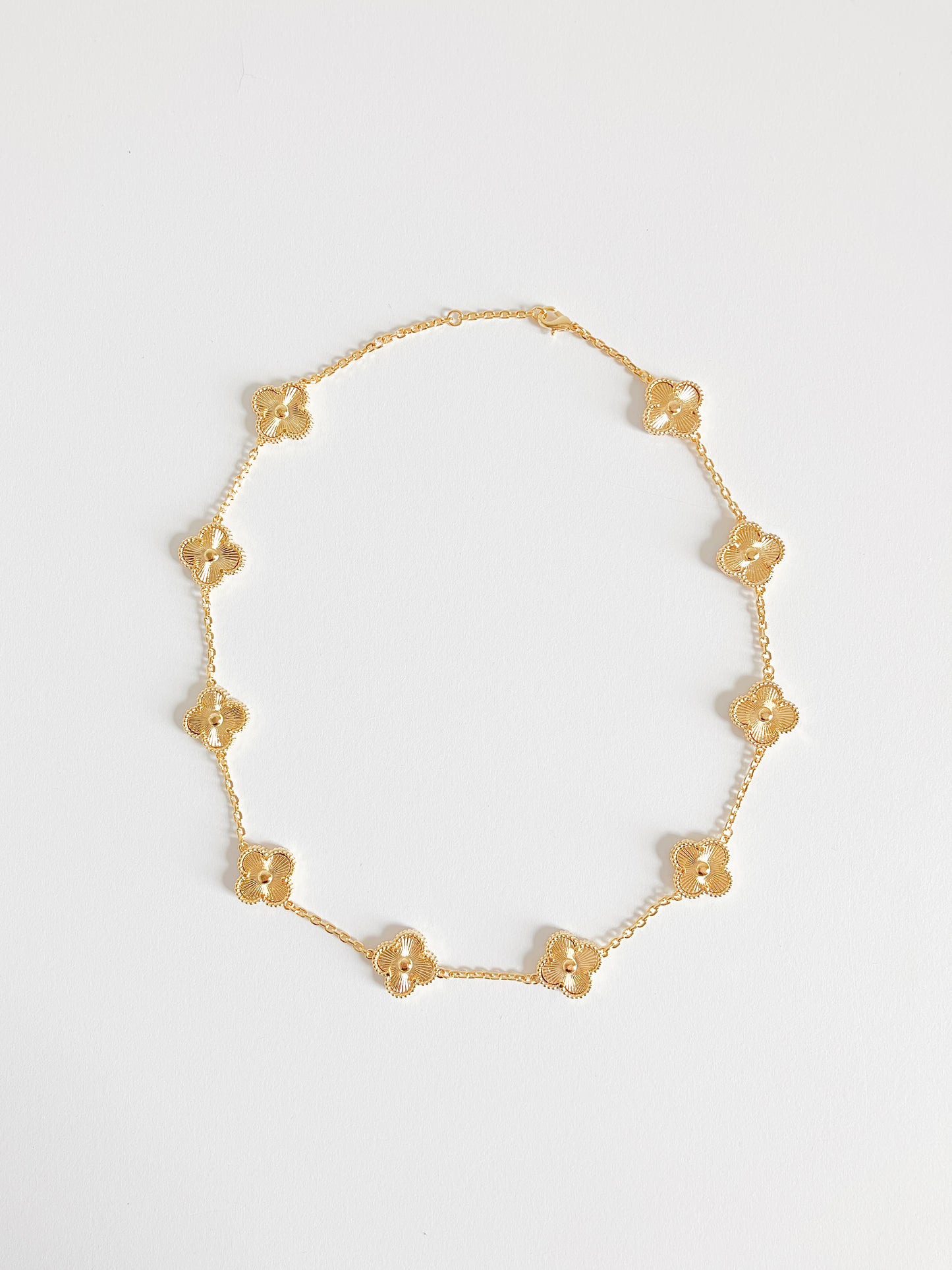 Radiant Demi Quatrefoil Choker in Gold