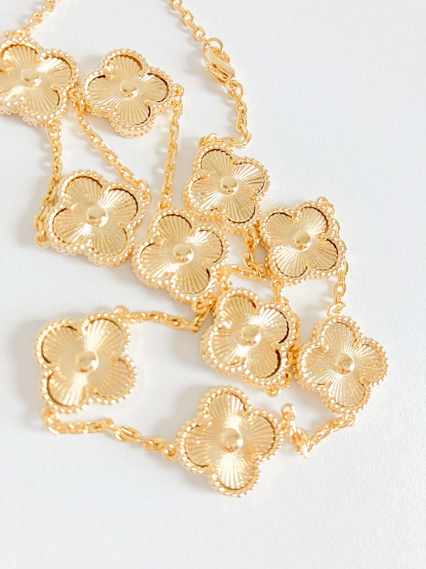 Radiant Demi Quatrefoil Choker in Gold