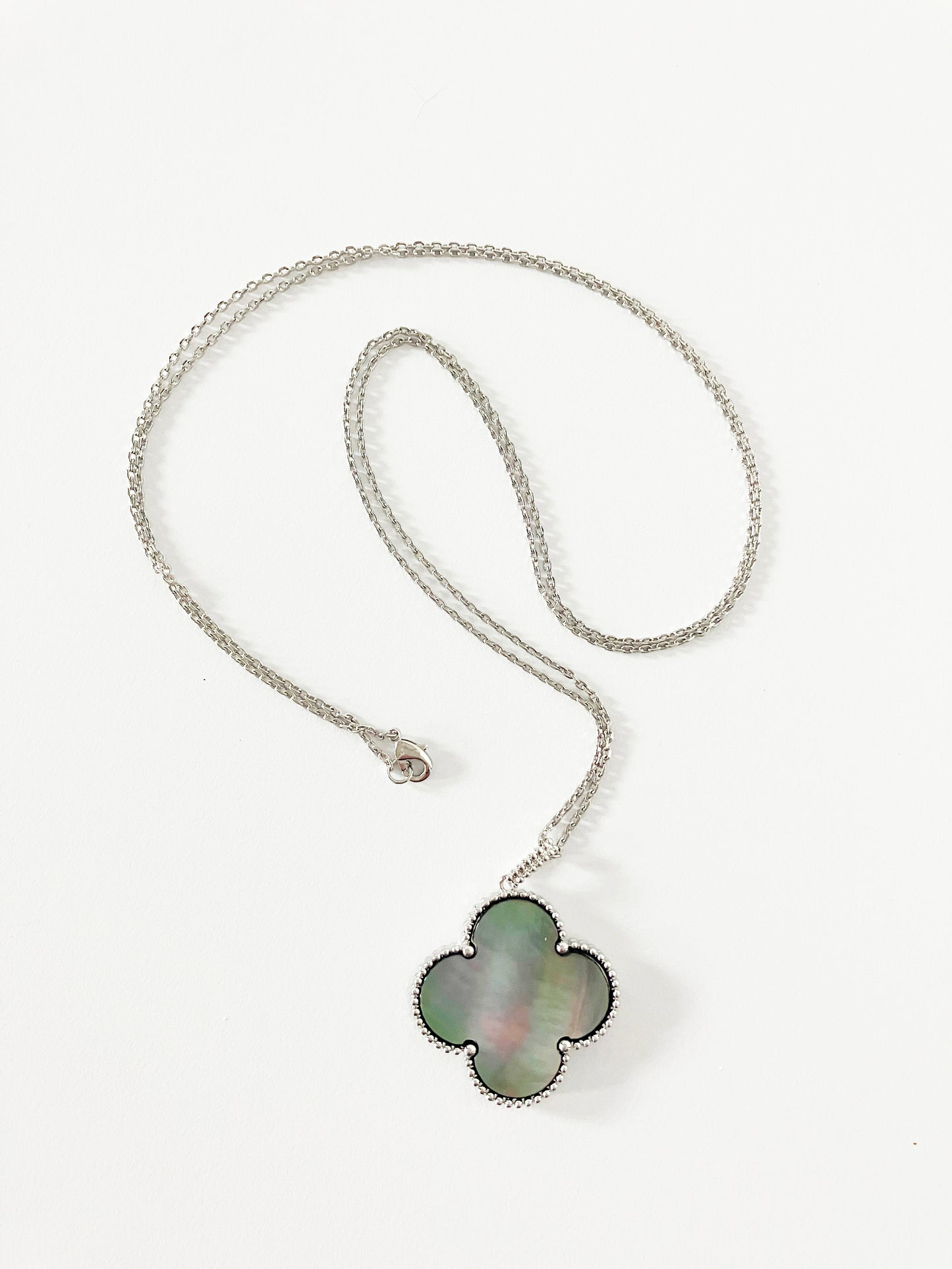 Large Gray Mother of Pearl Quatrefoil Motif Pendant in Silver