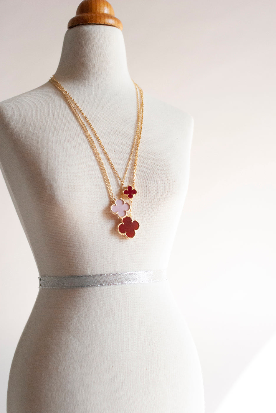 Adjustable Carnelian Quatrefoil Motif Pendant