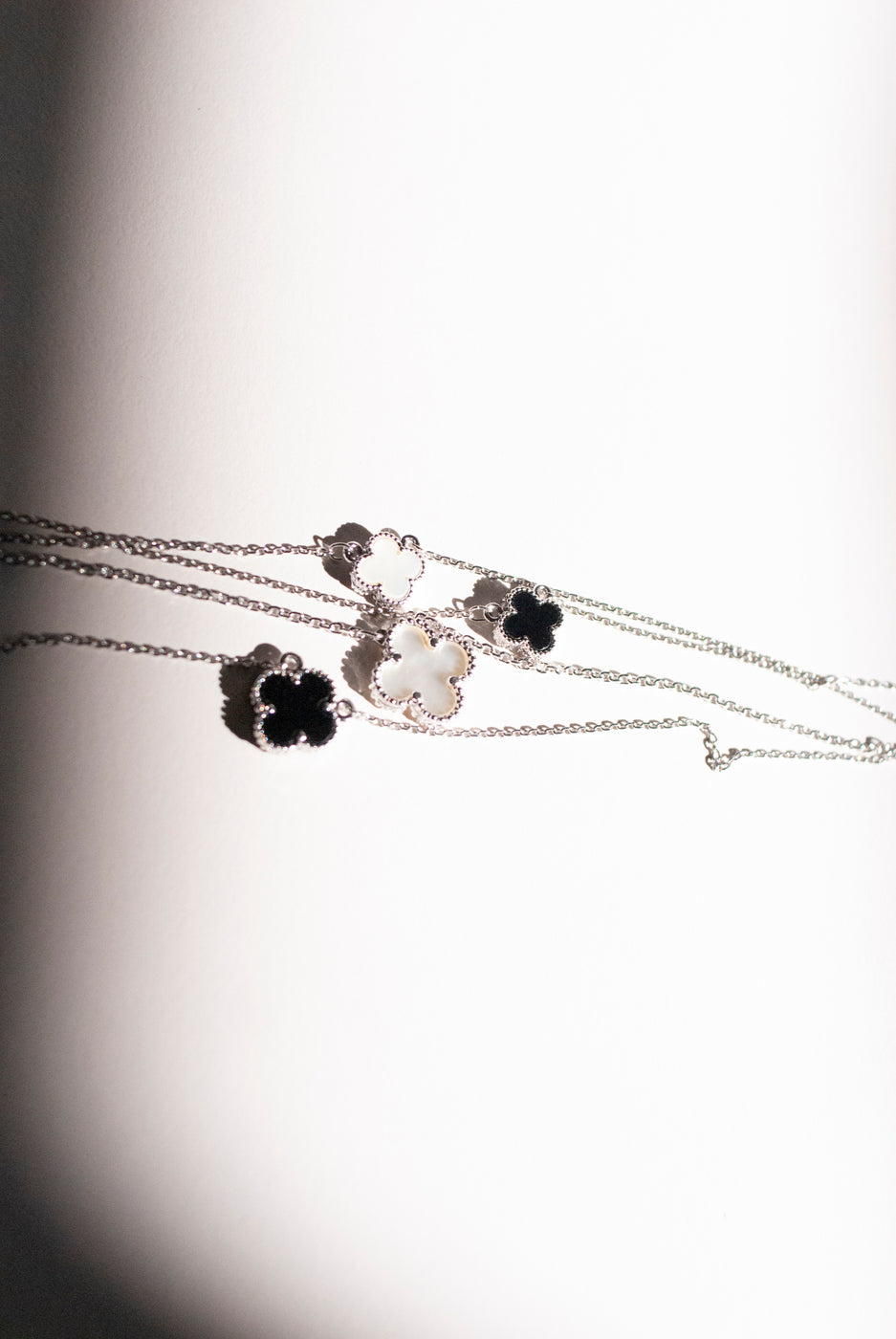 Adjustable Mini Onyx Quatrefoil Motif Pendant