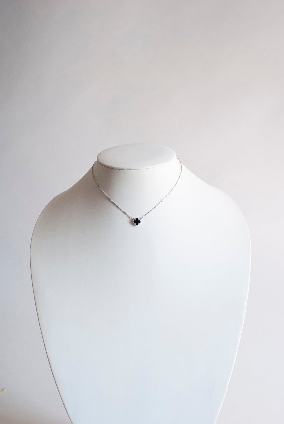 Adjustable Mini Onyx Quatrefoil Motif Pendant