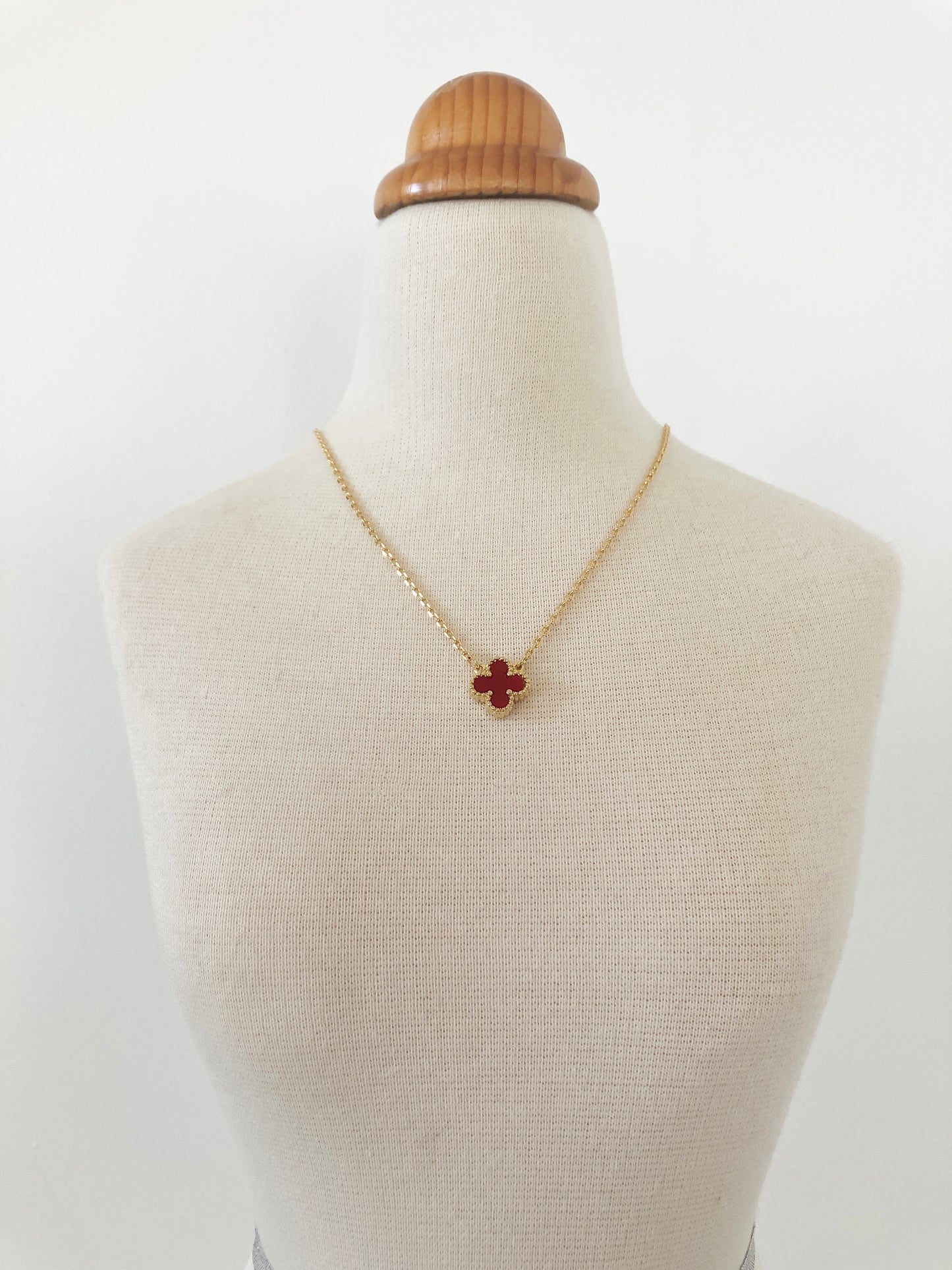 Bijou Carnelian Quatrefoil Stud Earrings in Gold