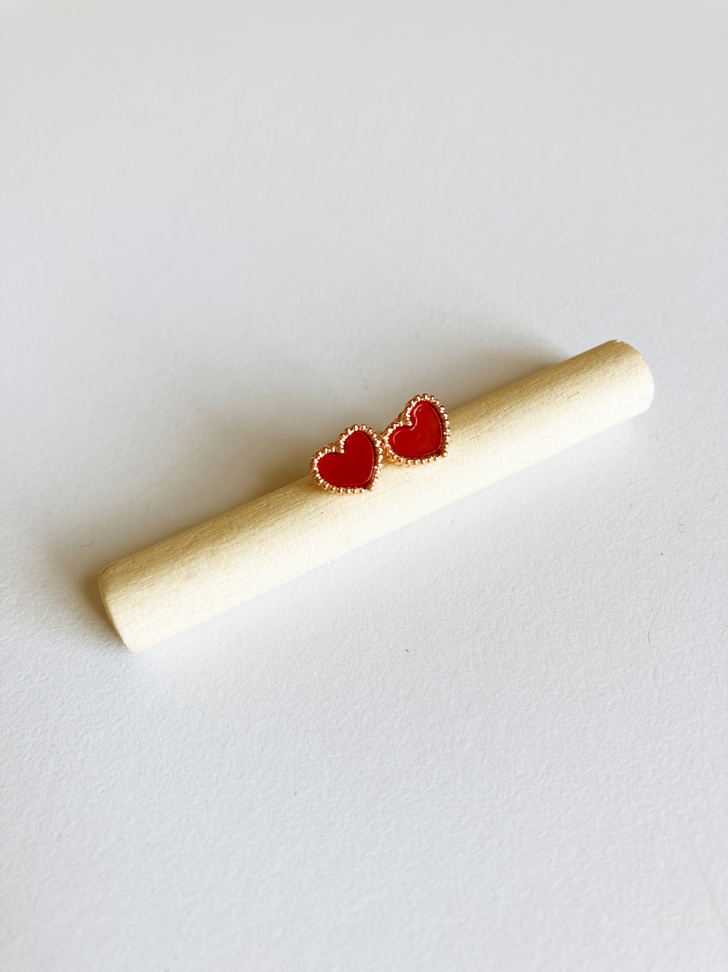 Bisous Heart Earrings in Rose Gold and Carnelian