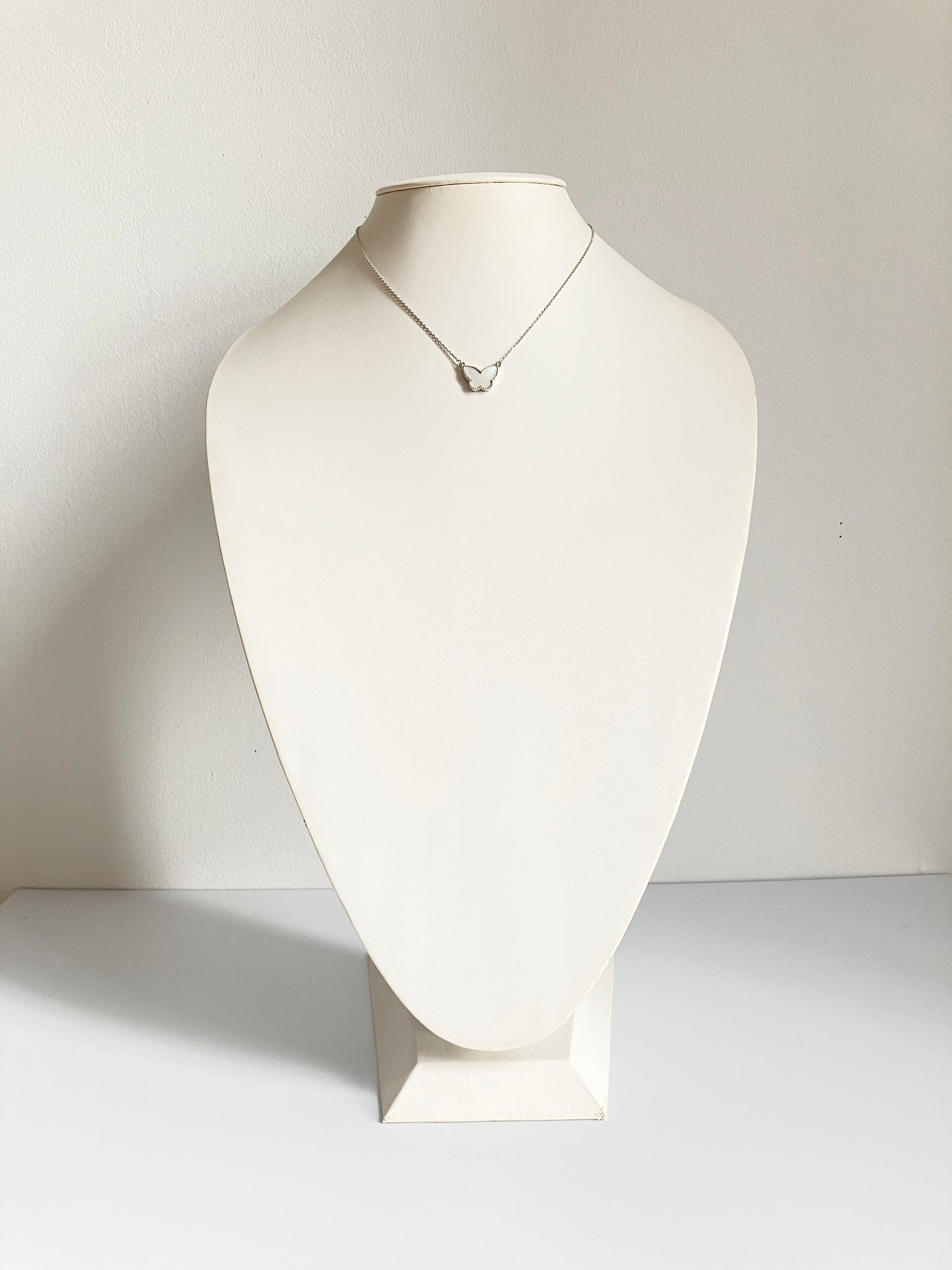 Adjustable Mother of Pearl Butterfly Motif Pendant