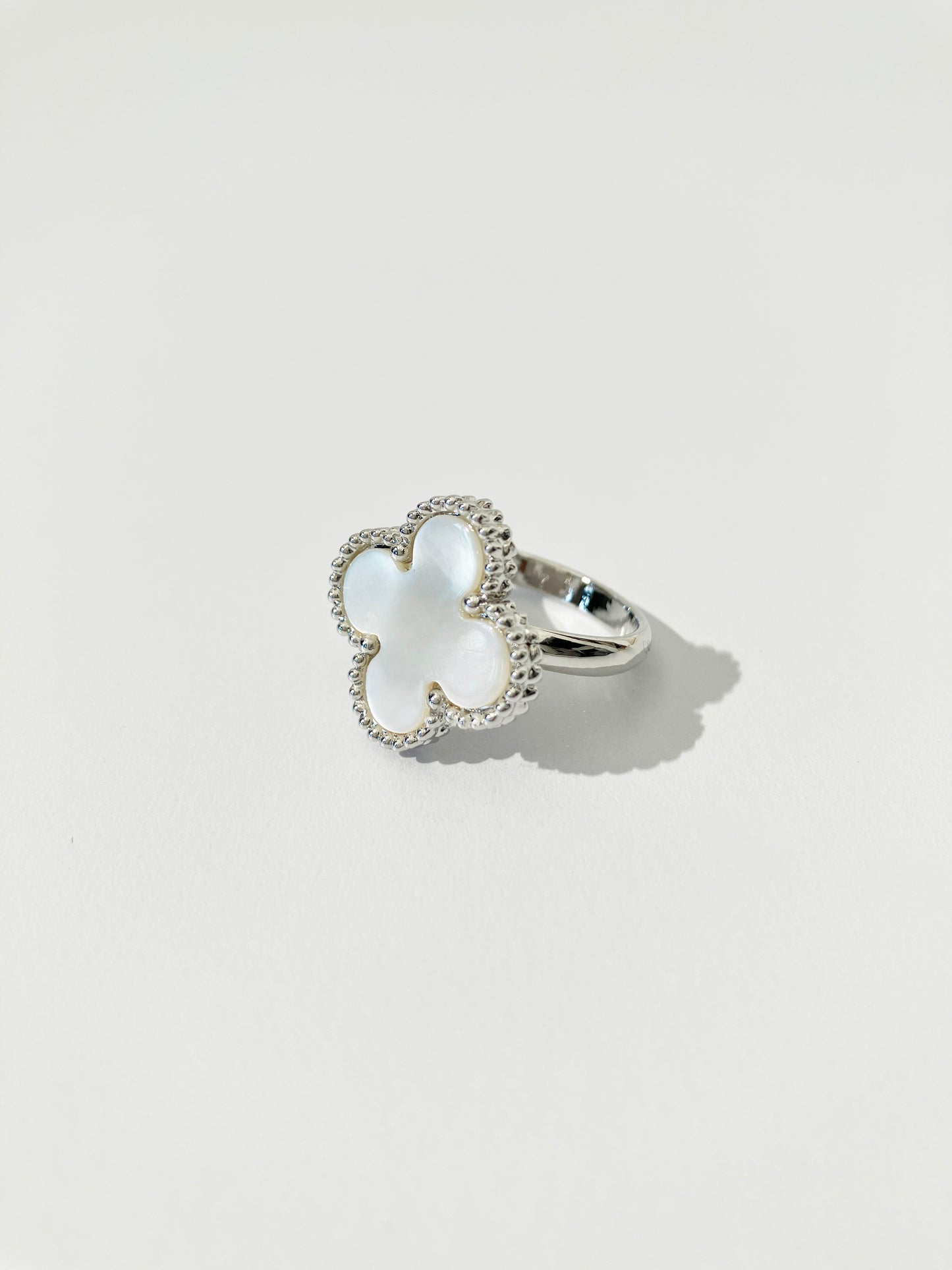 Adjustable Demi Mother of Pearl Quatrefoil Motif Ring in Silver