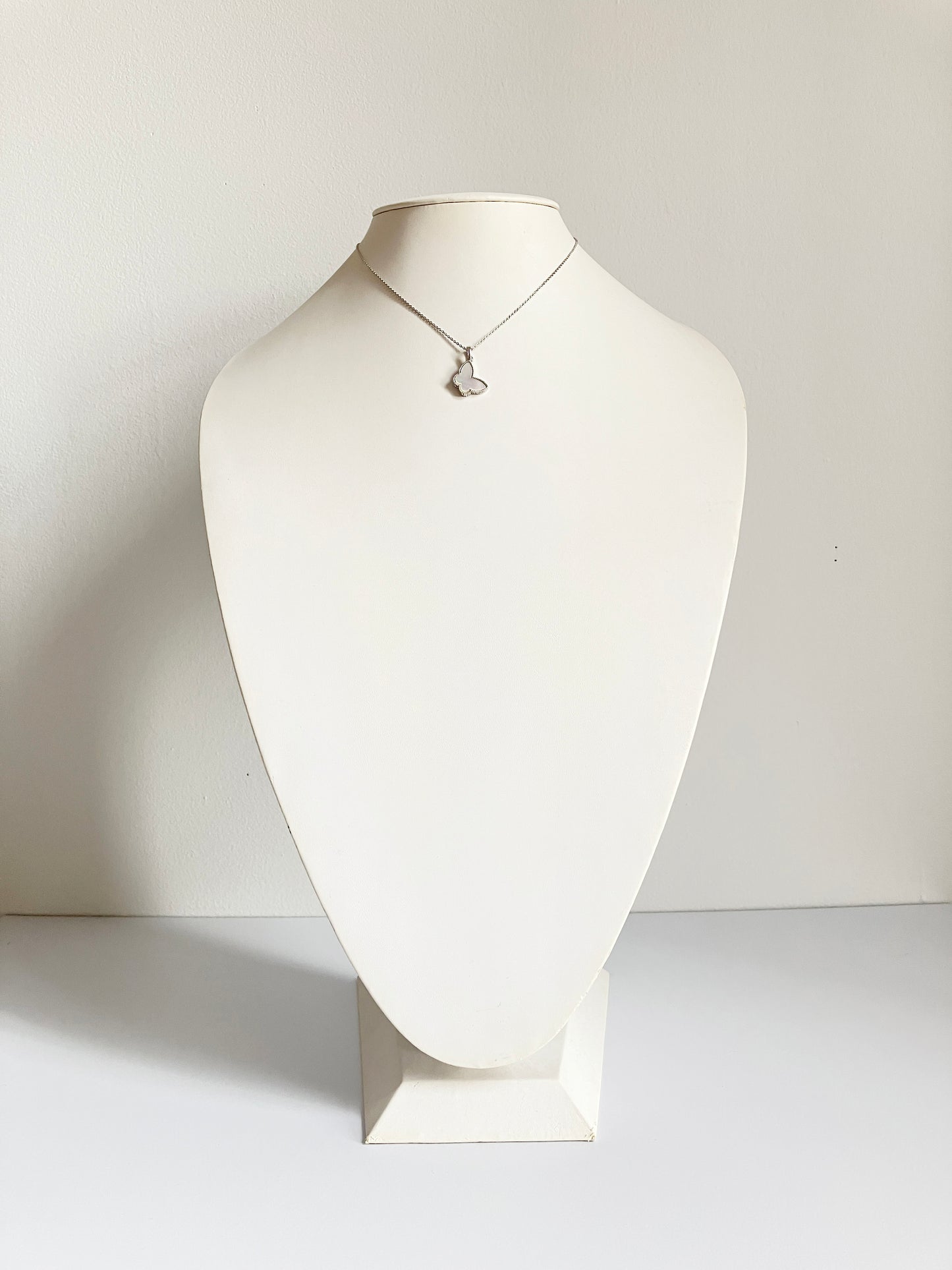 Adjustable Mother of Pearl Butterfly Motif Charm Pendant in Silver