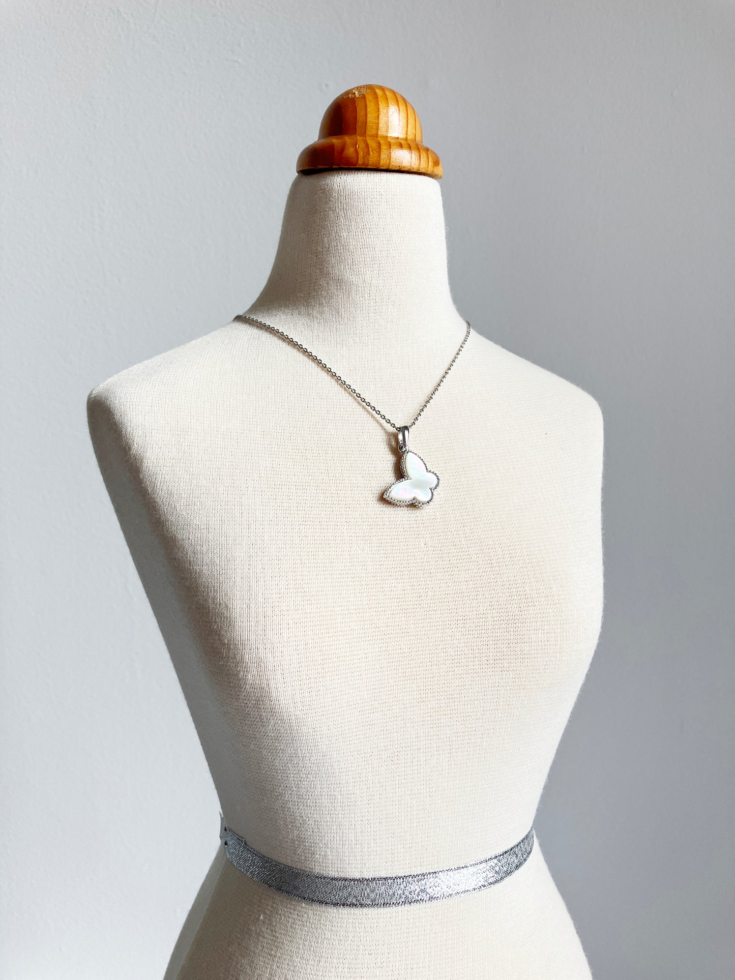 Adjustable Mother of Pearl Butterfly Motif Charm Pendant in Silver