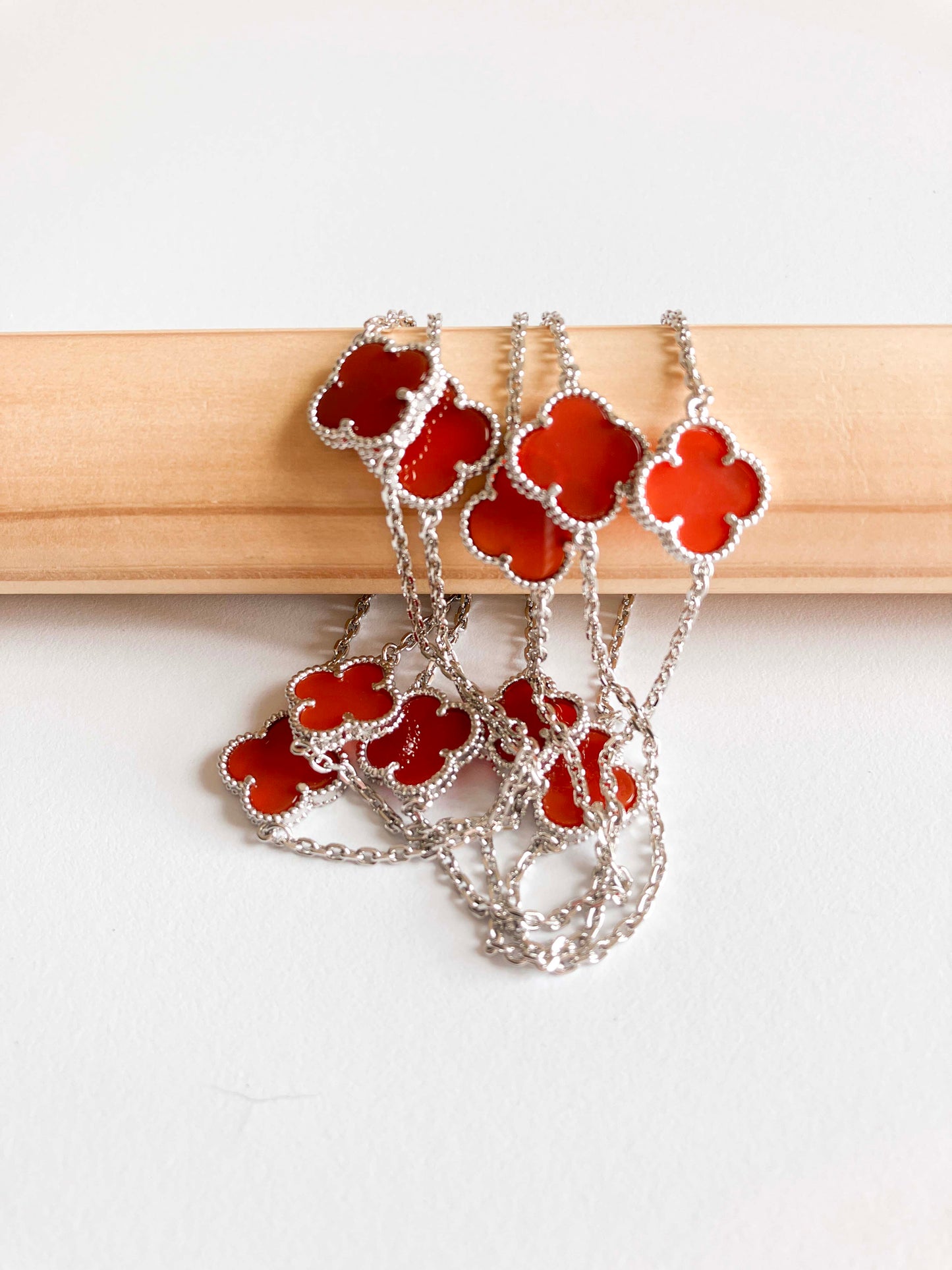 Amber Quatrefoil Rope Necklace in Silver