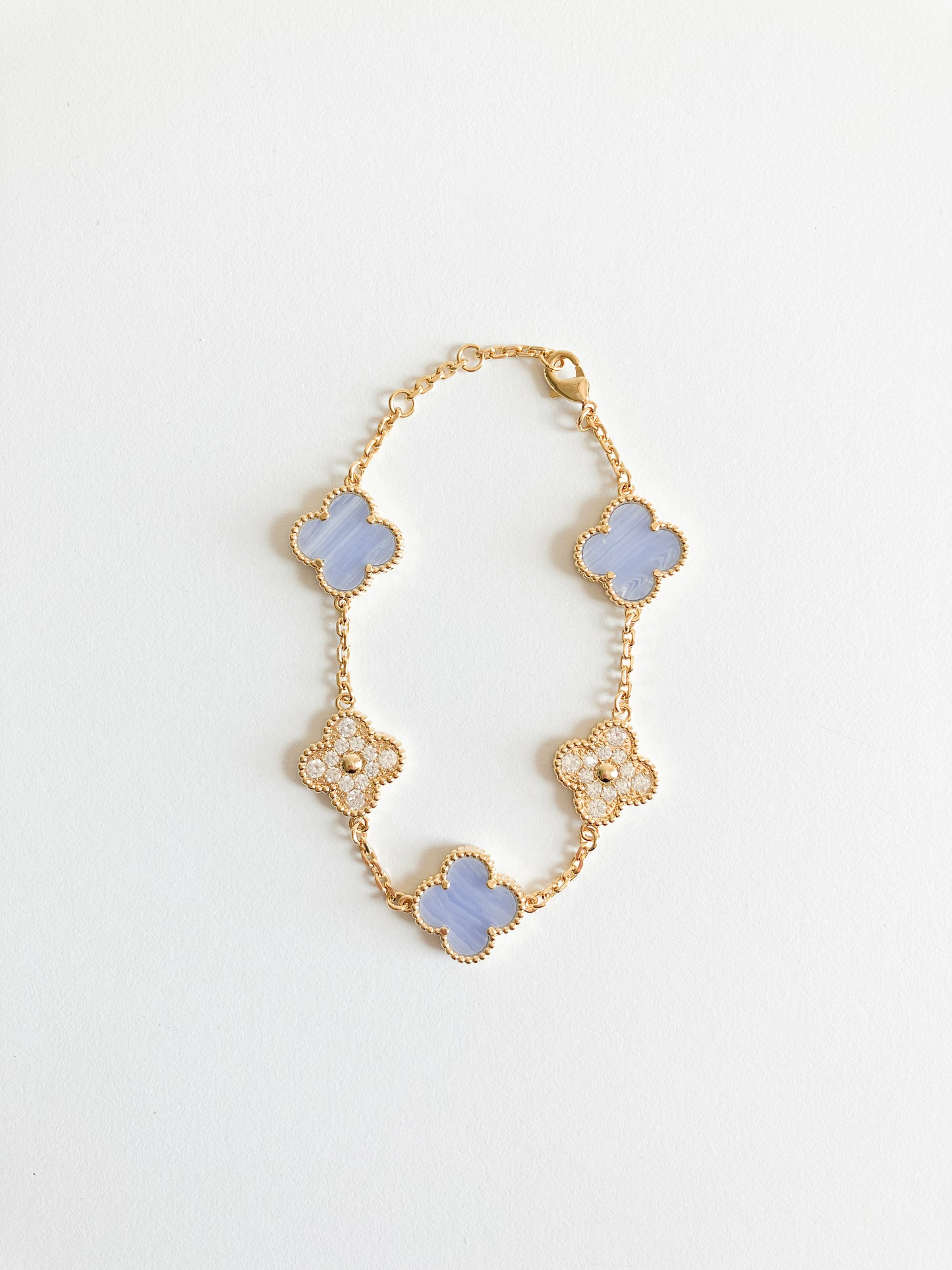 Cubic Zirconia and Agate Demi Quatrefoil Bracelet in Gold