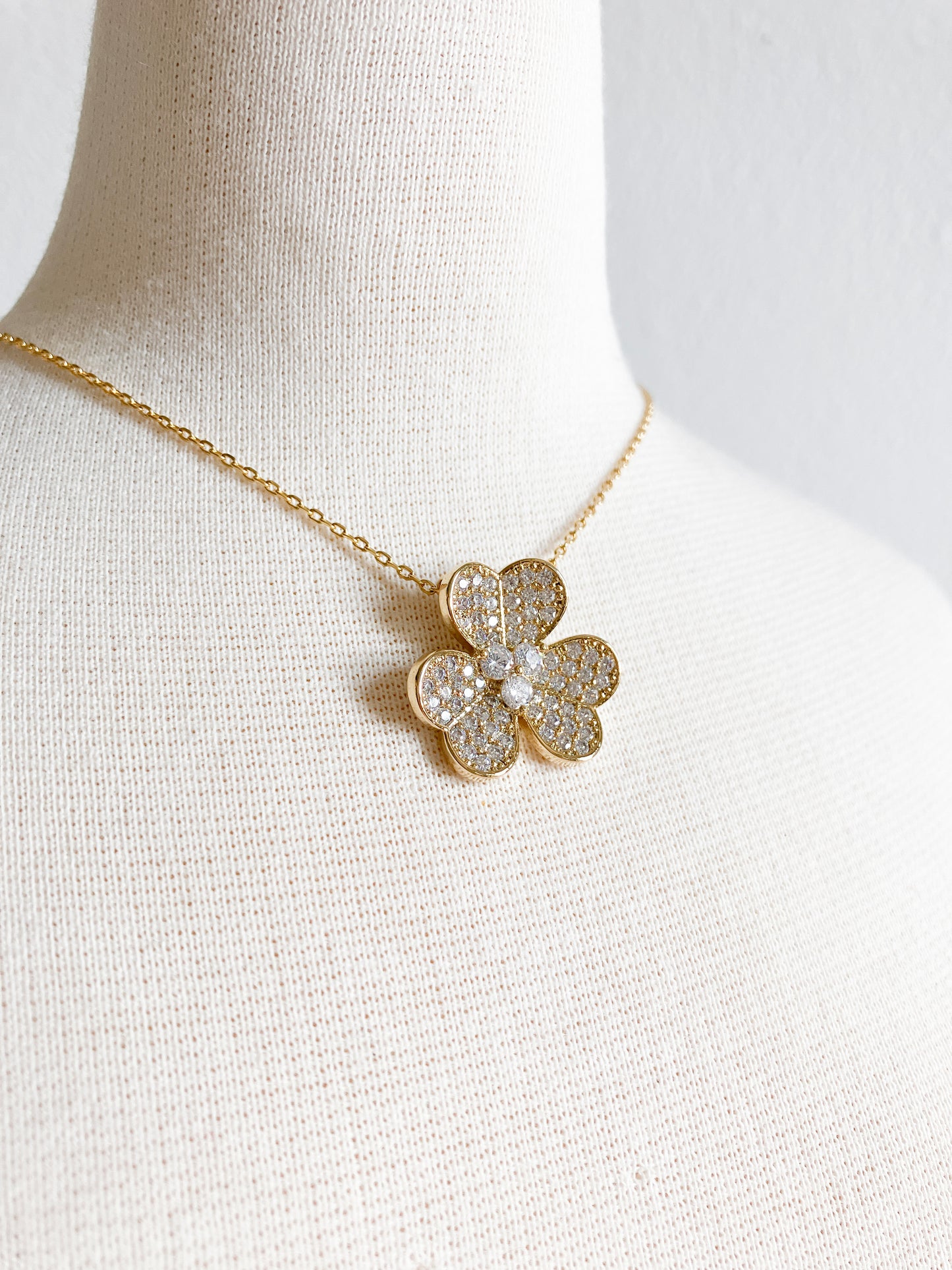 Cubic Zirconium Clover Pendant in Gold