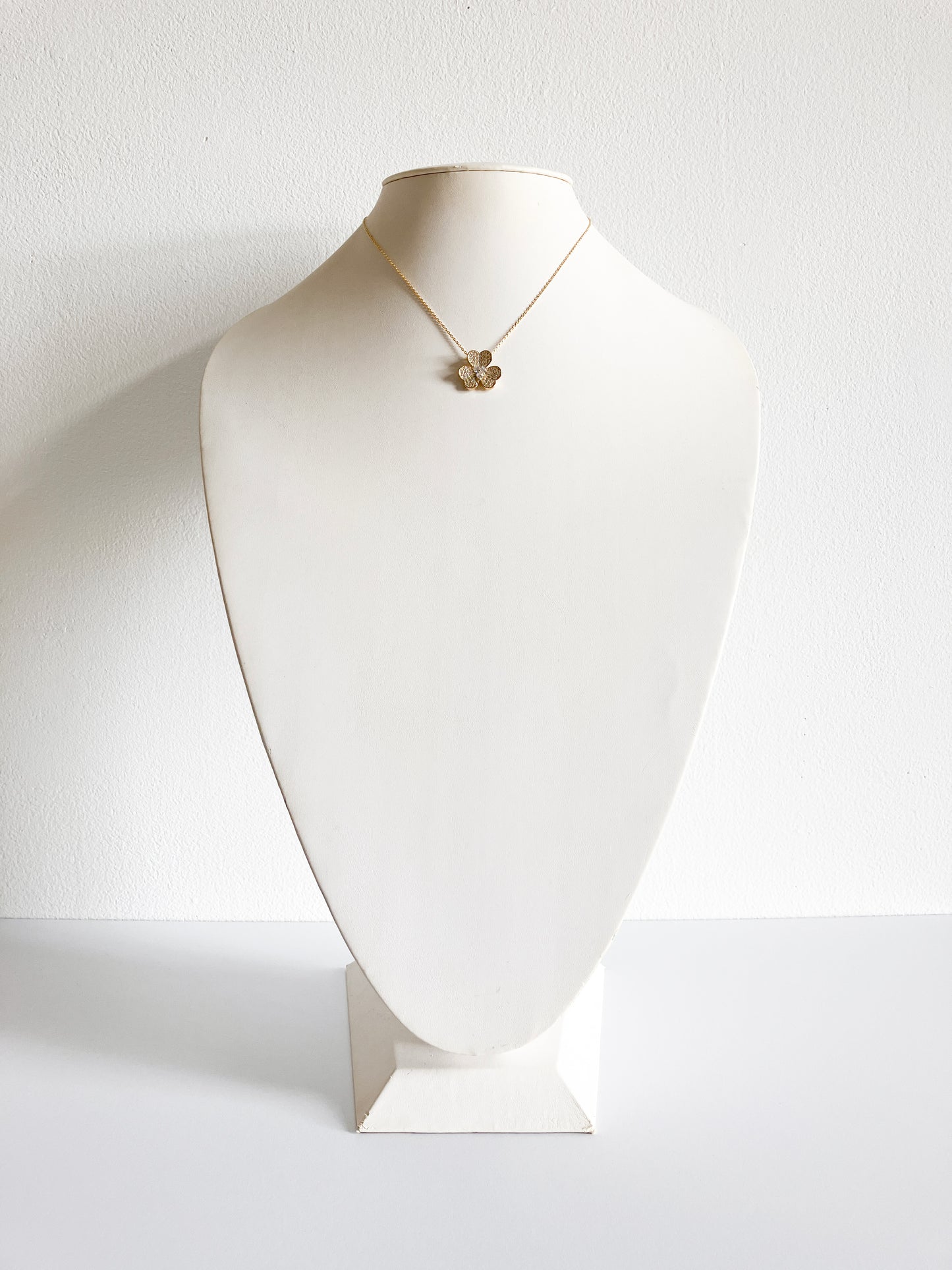 Cubic Zirconium Clover Pendant in Gold