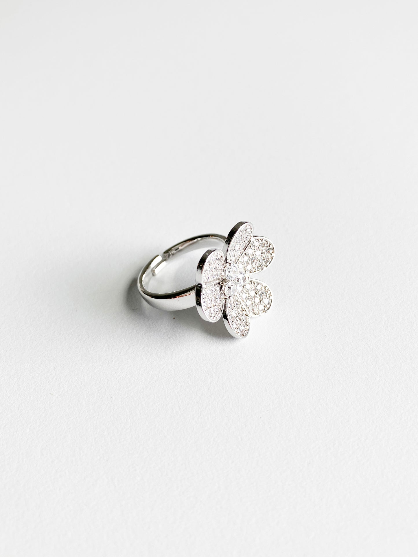 Cubic Zirconia Clover Ring in Silver