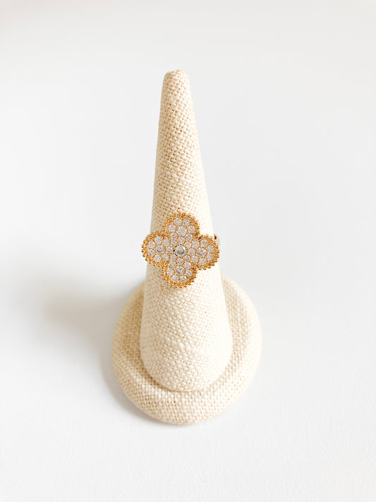 Cubic Zirconia Quatrefoil Motif Ring in Gold