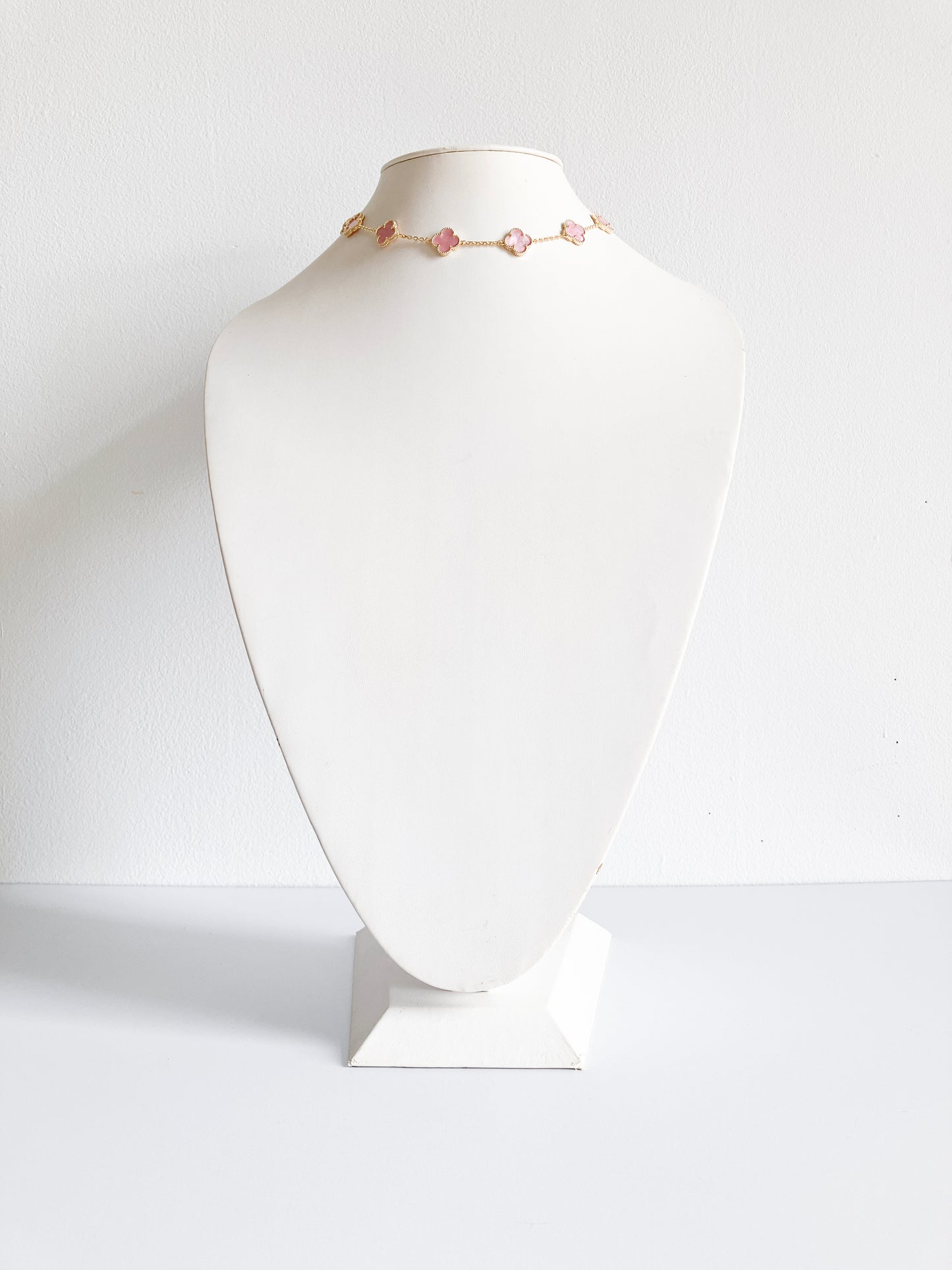 Pink Mother of Pearl Quatrefoil Choker in Gold