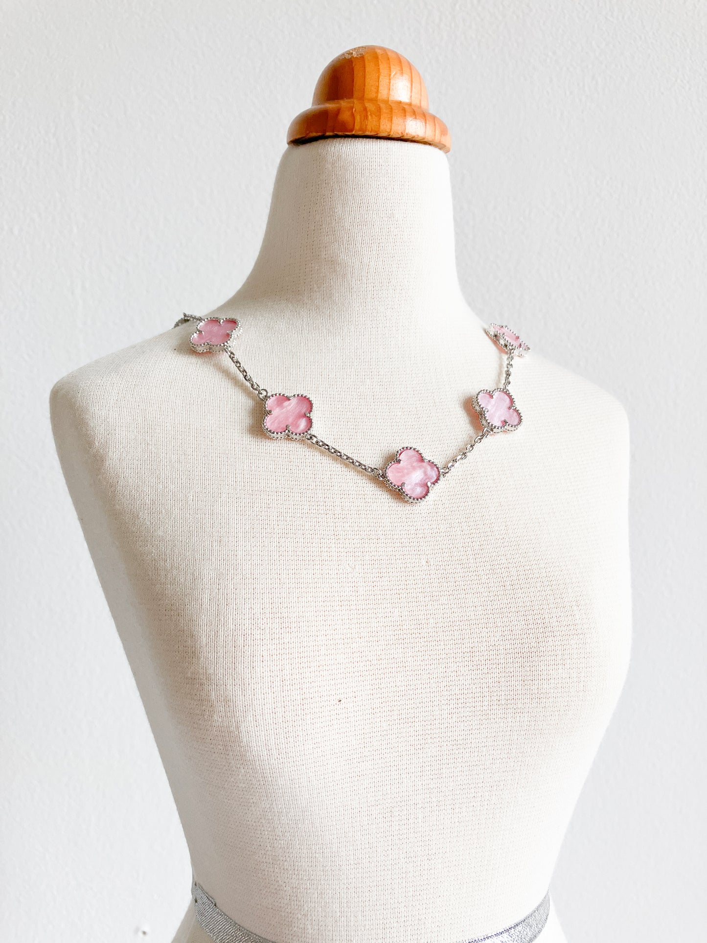 Pink Mother of Pearl Quatrefoil Choker in Silver