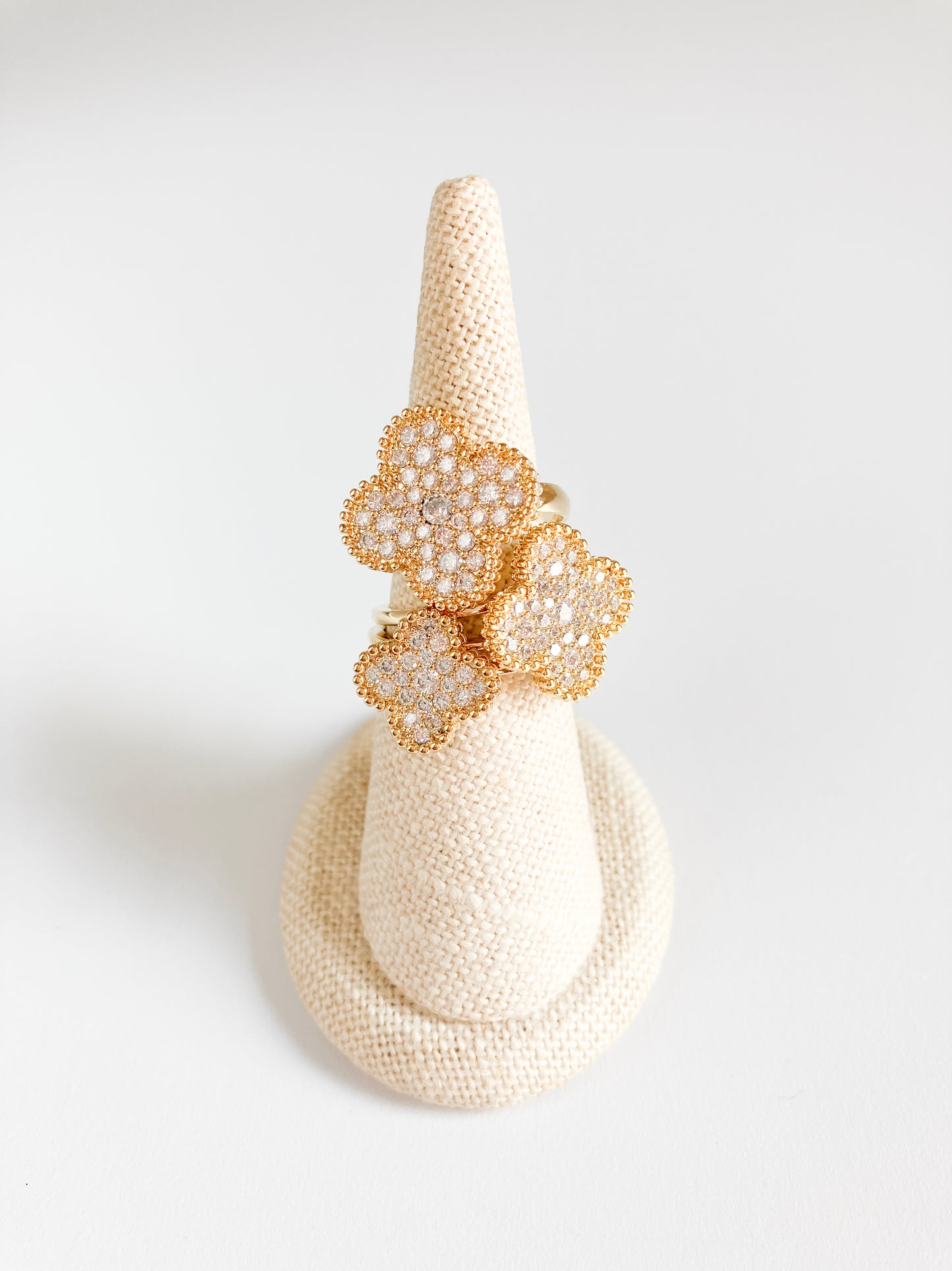 Cubic Zirconia Quatrefoil Motif Ring in Gold