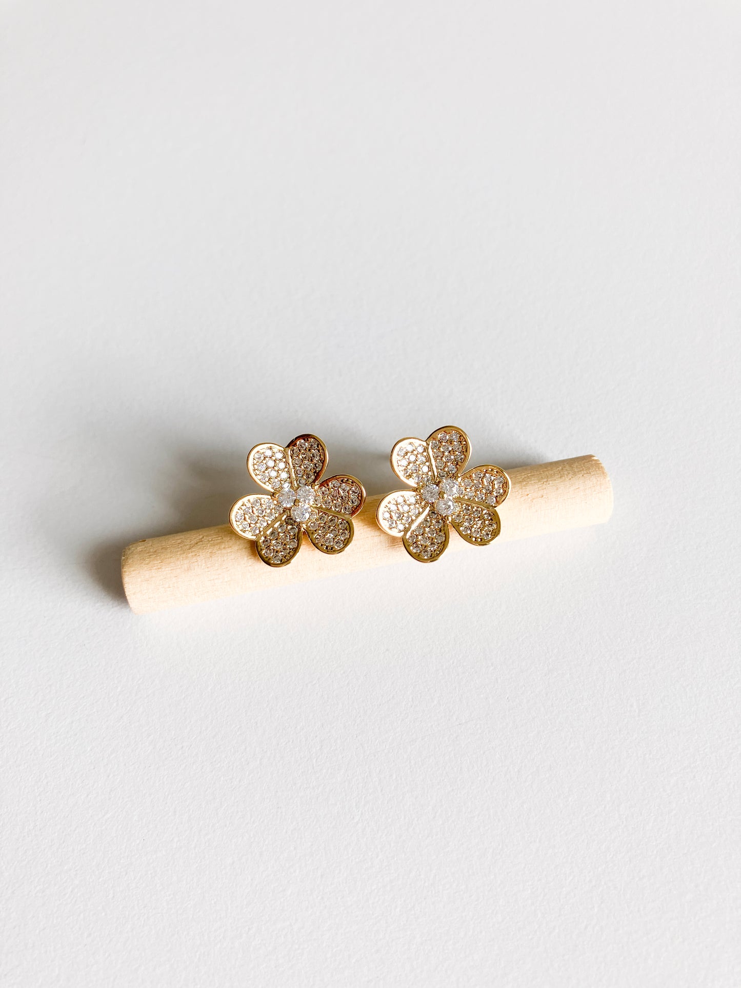 Cubic Zirconium Small Clover Earrings in Gold