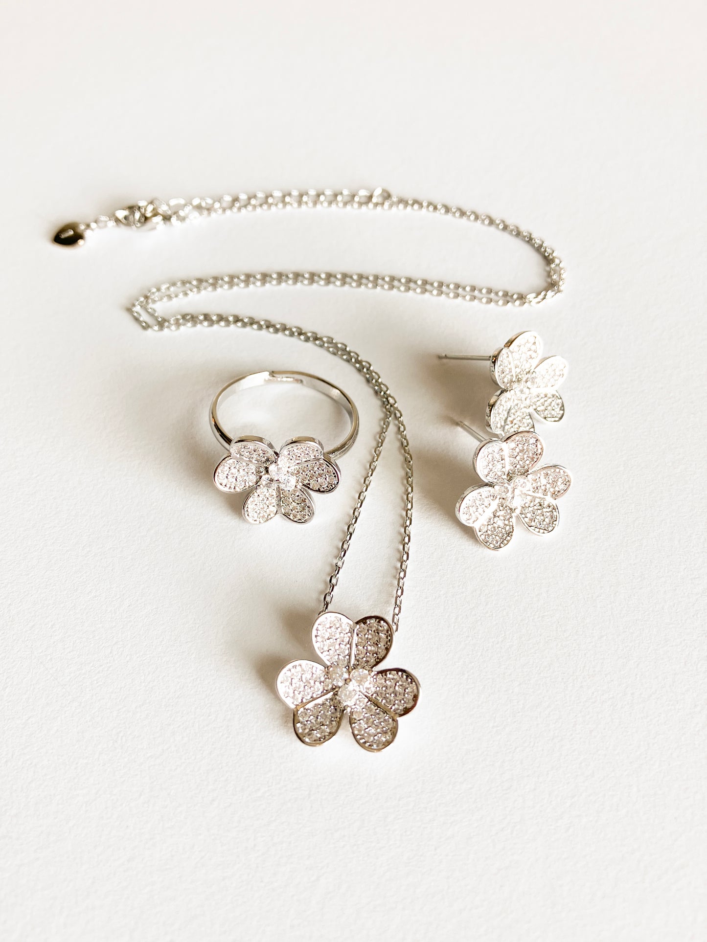 Cubic Zirconium Small Clover Pendant in Silver