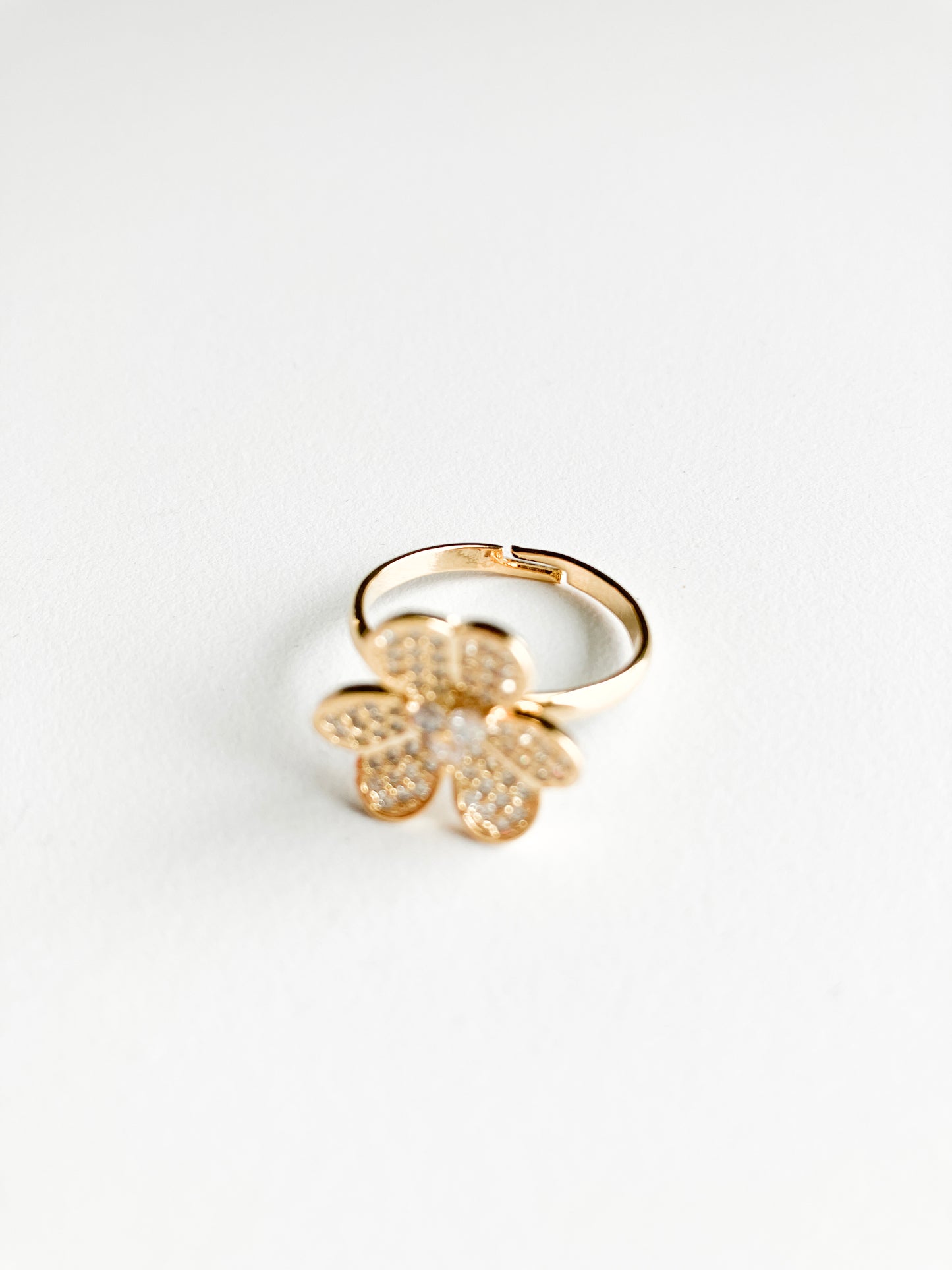 Cubic Zirconia Small Clover Ring in Gold