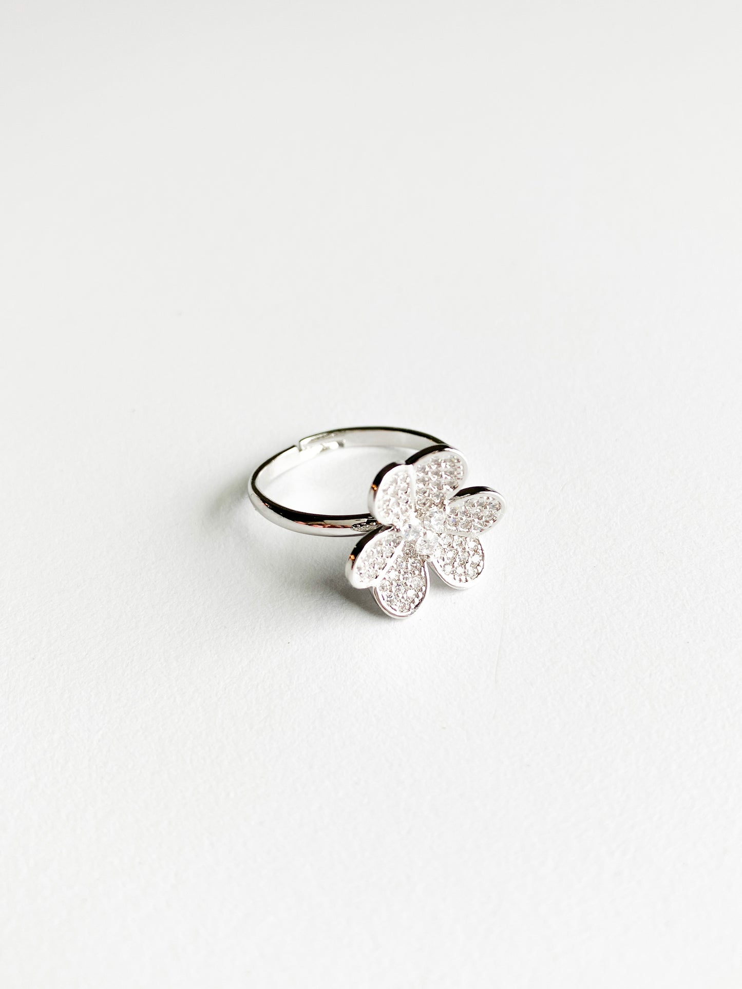 Cubic Zirconia Small Clover Ring in Silver