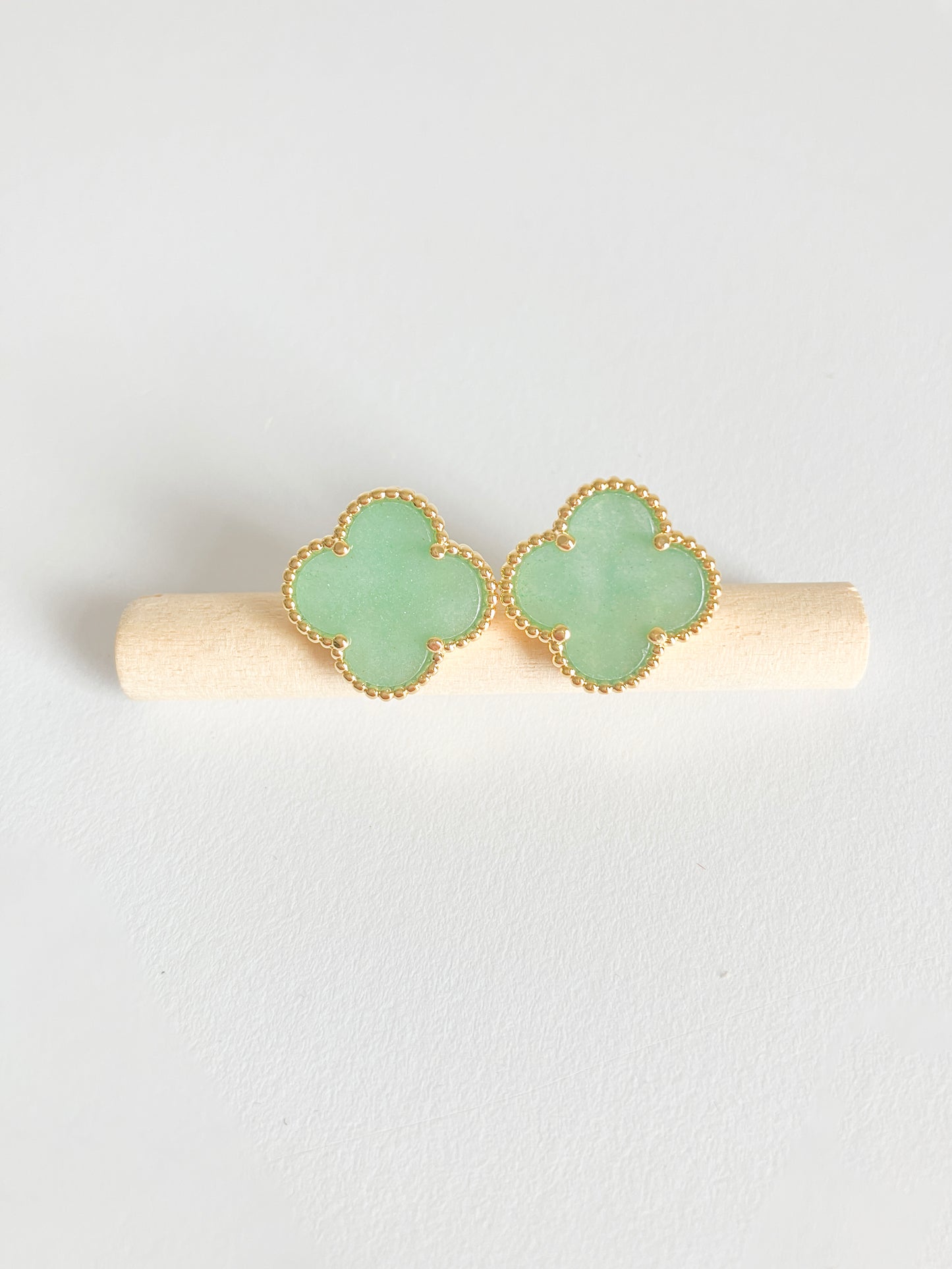 Jade Demi Quatrefoil Earrings in Gold