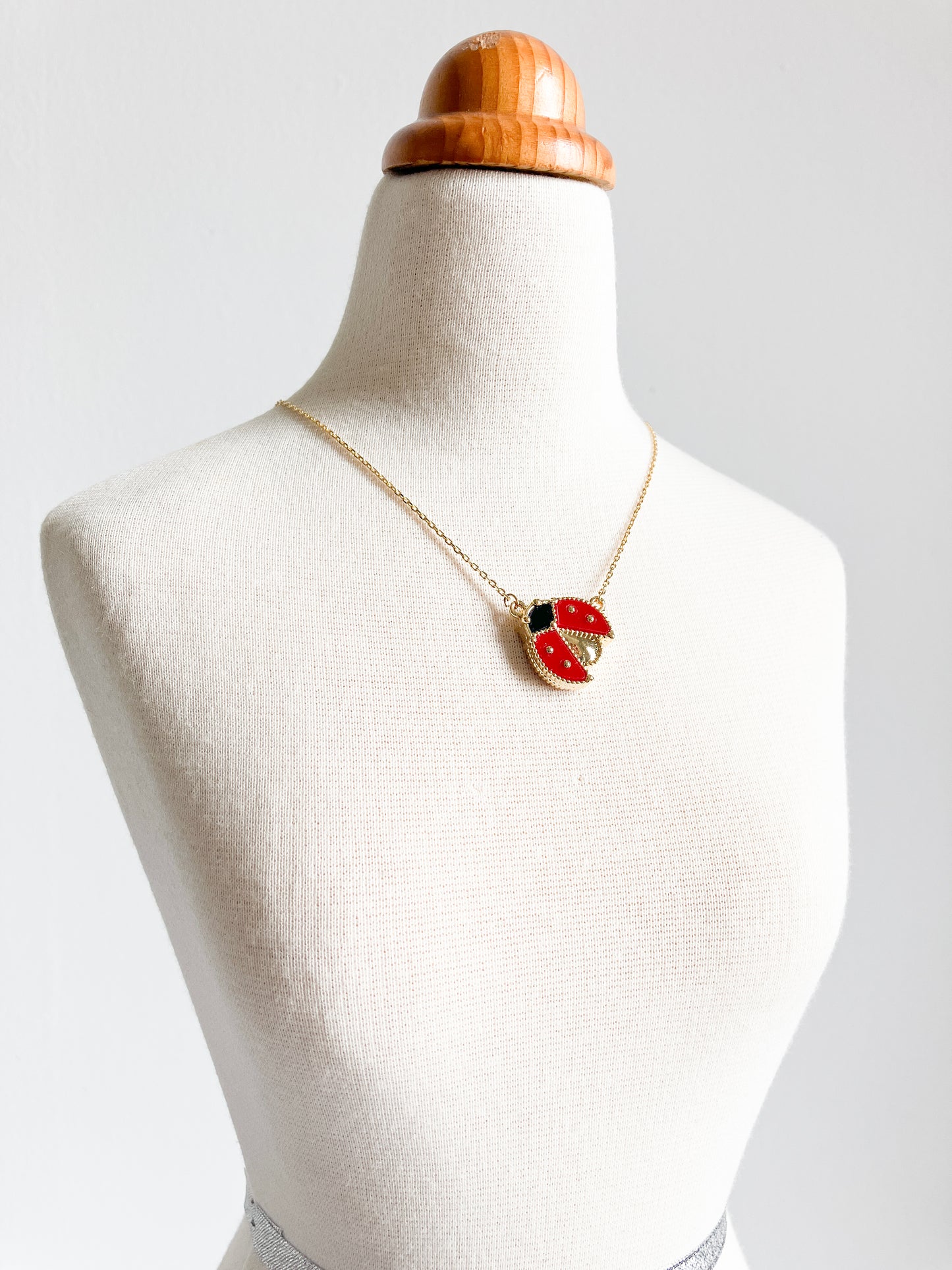 Carnelian and Onyx Ladybug Pendant in Gold