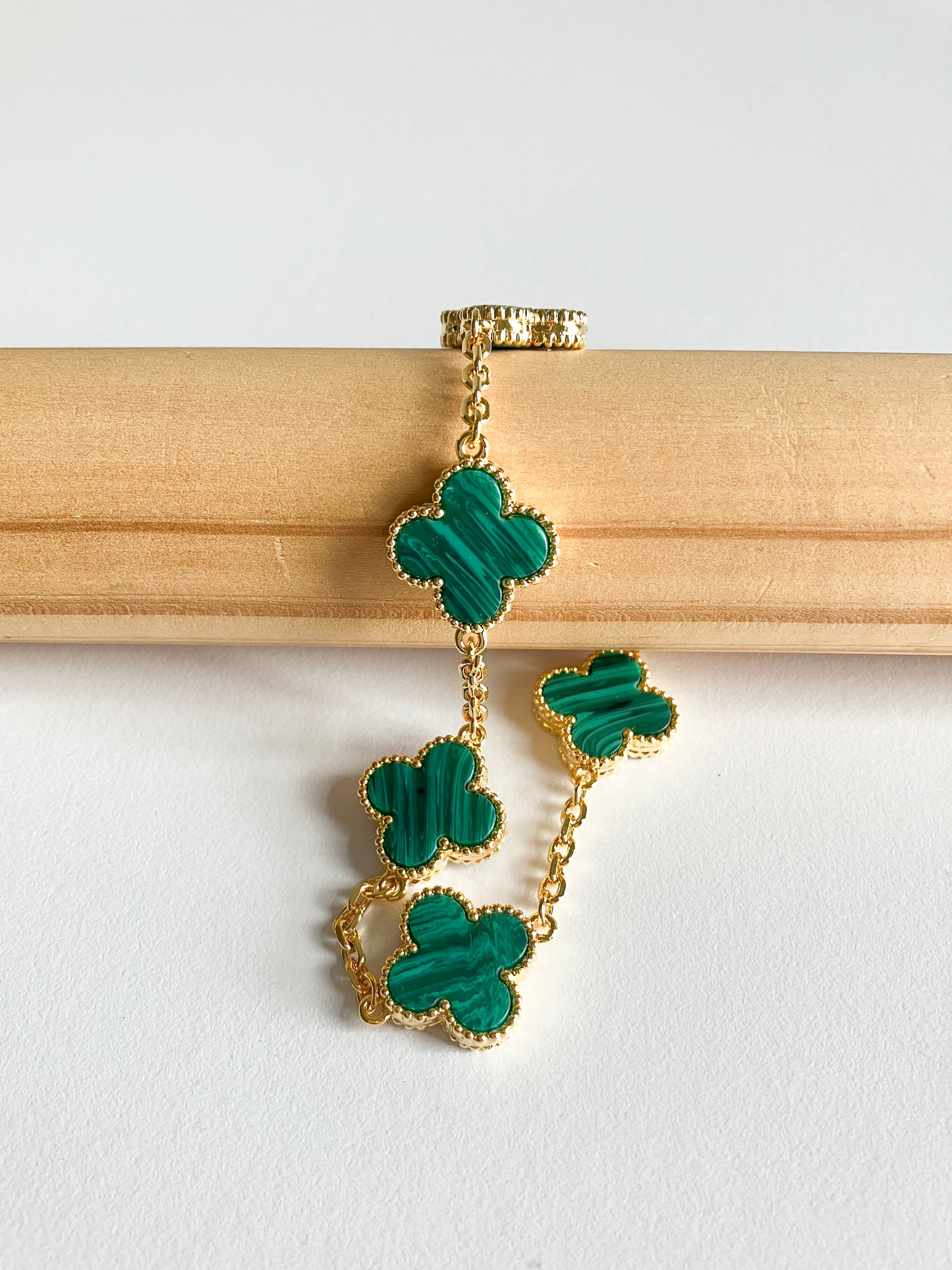 Malachite Quatrefoil Bracelet in Gold