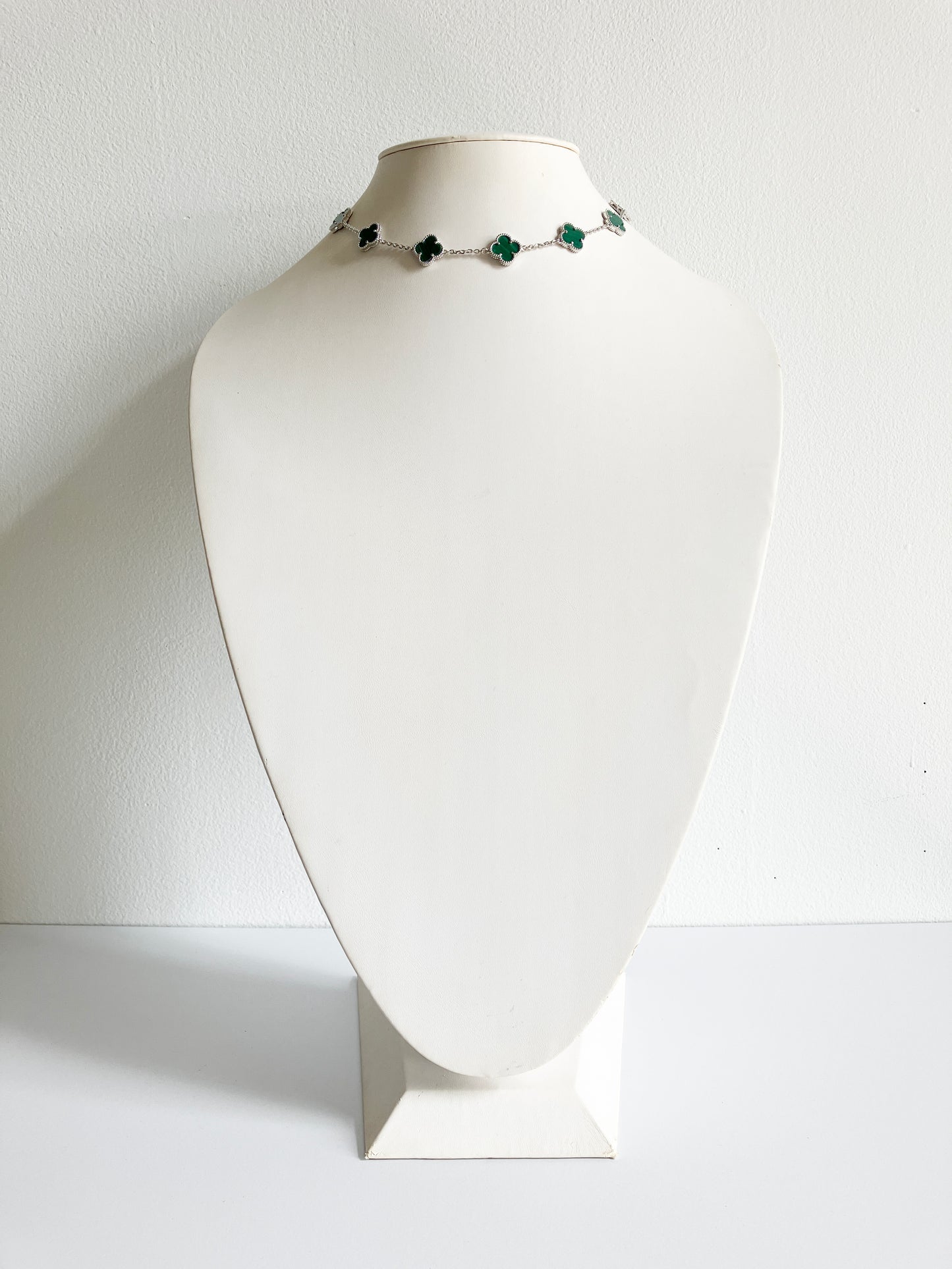 Malachite Quatrefoil Choker in Silver