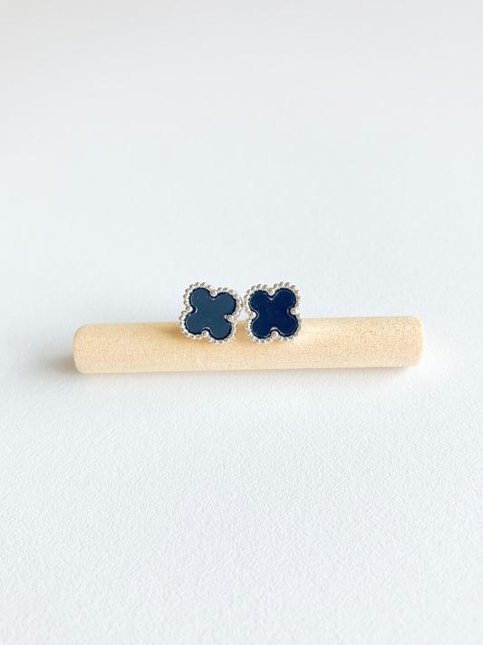 Bijou Onyx Quatrefoil Stud Earrings in Silver