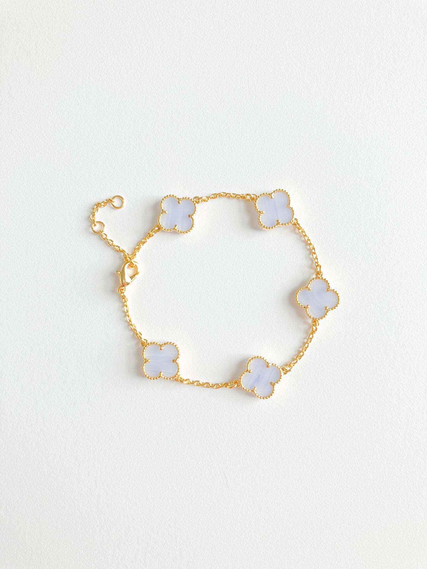 Agate Quatrefoil Bracelet in Gold
