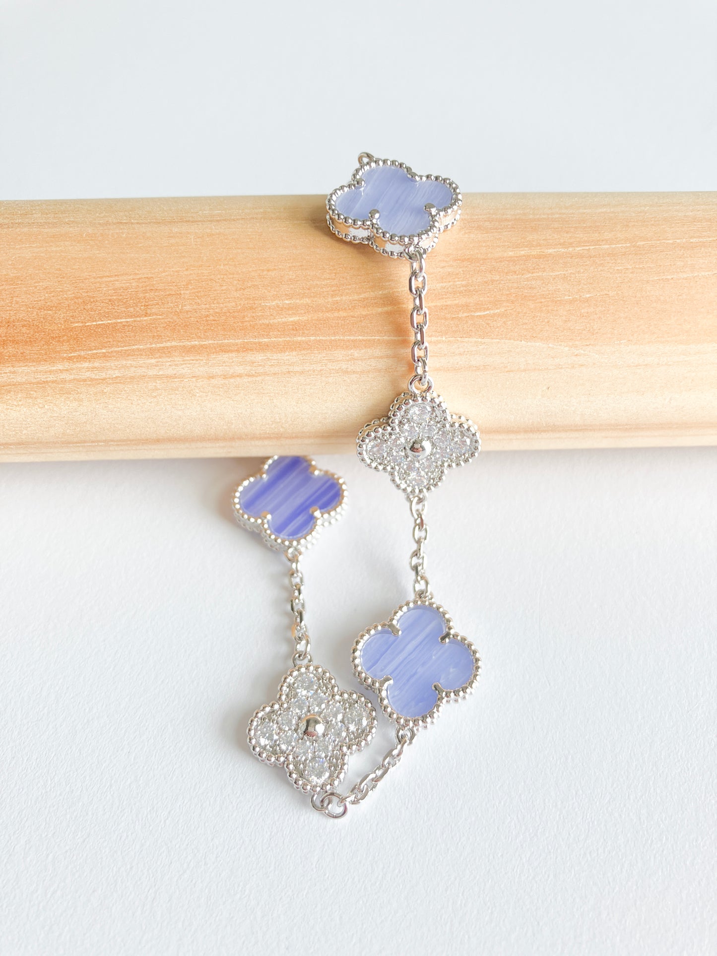 Agate and Cubic Zirconia Quatrefoil Bracelet in Silver