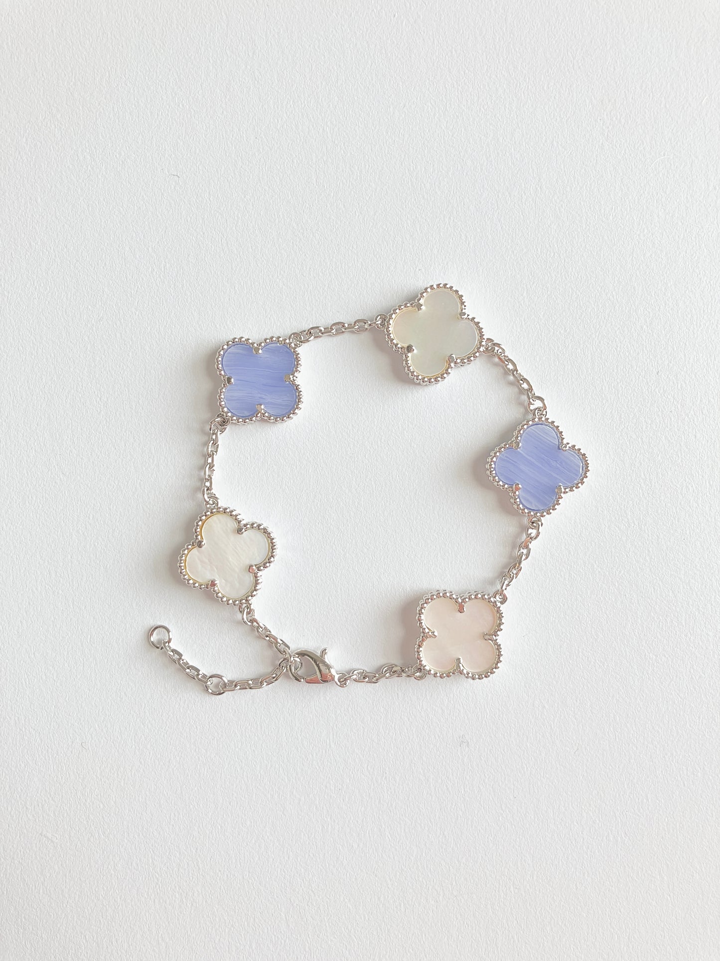 Agate and Mother of Pearl Quatrefoil Bracelet in Silver