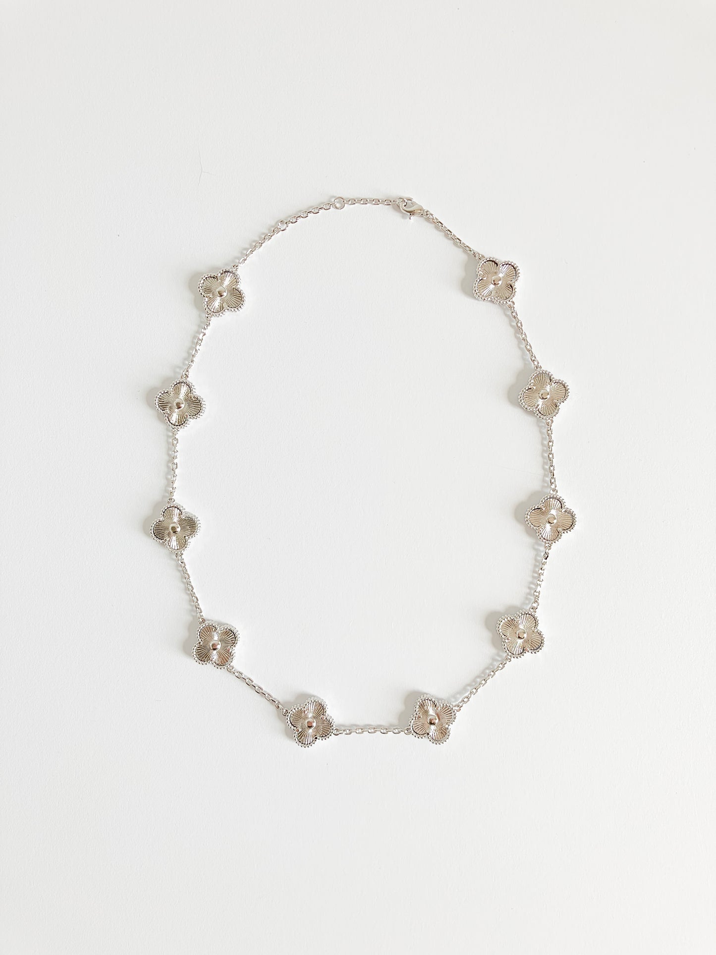 Radiant Demi Quatrefoil Choker in Silver
