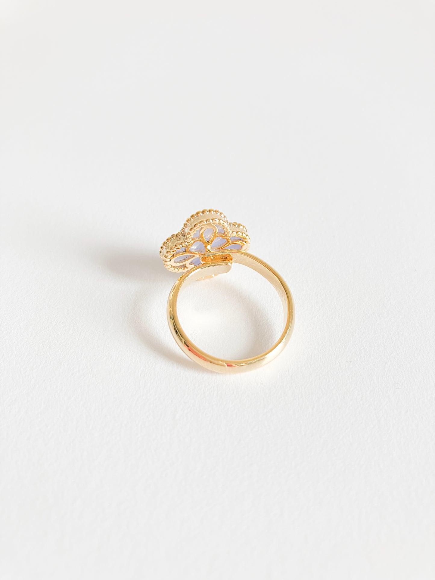 Agate Demi Quatrefoil Ring in Gold