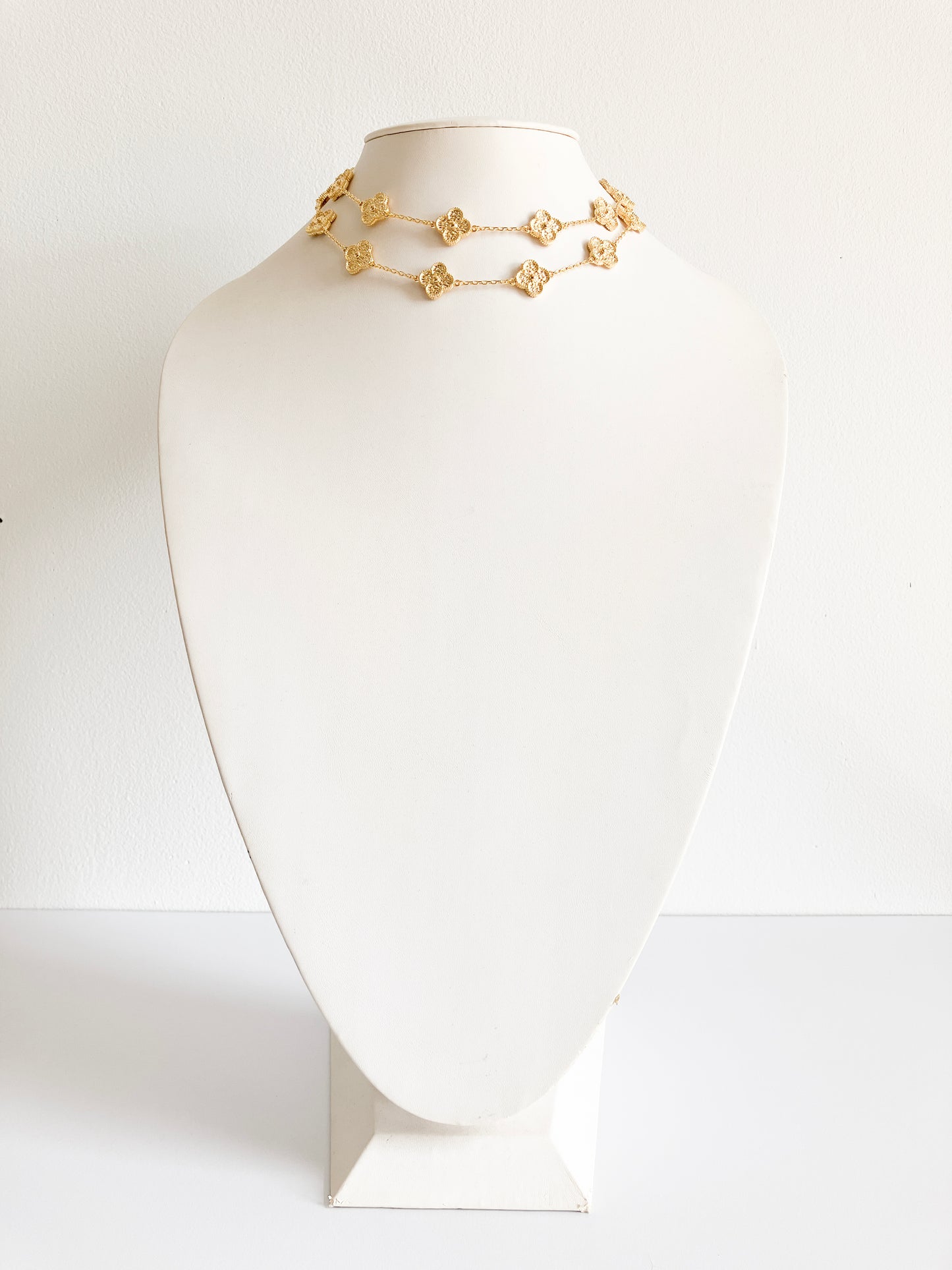 Textured Gold Quatrefoil Motif Necklace