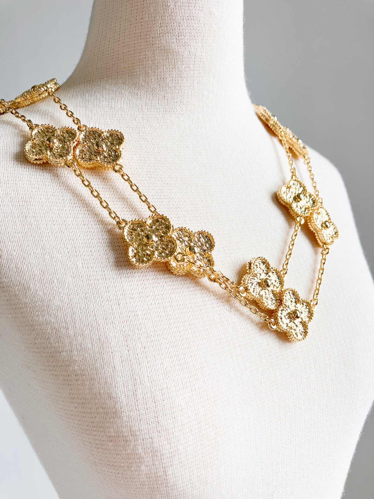 Textured Gold Quatrefoil Motif Necklace