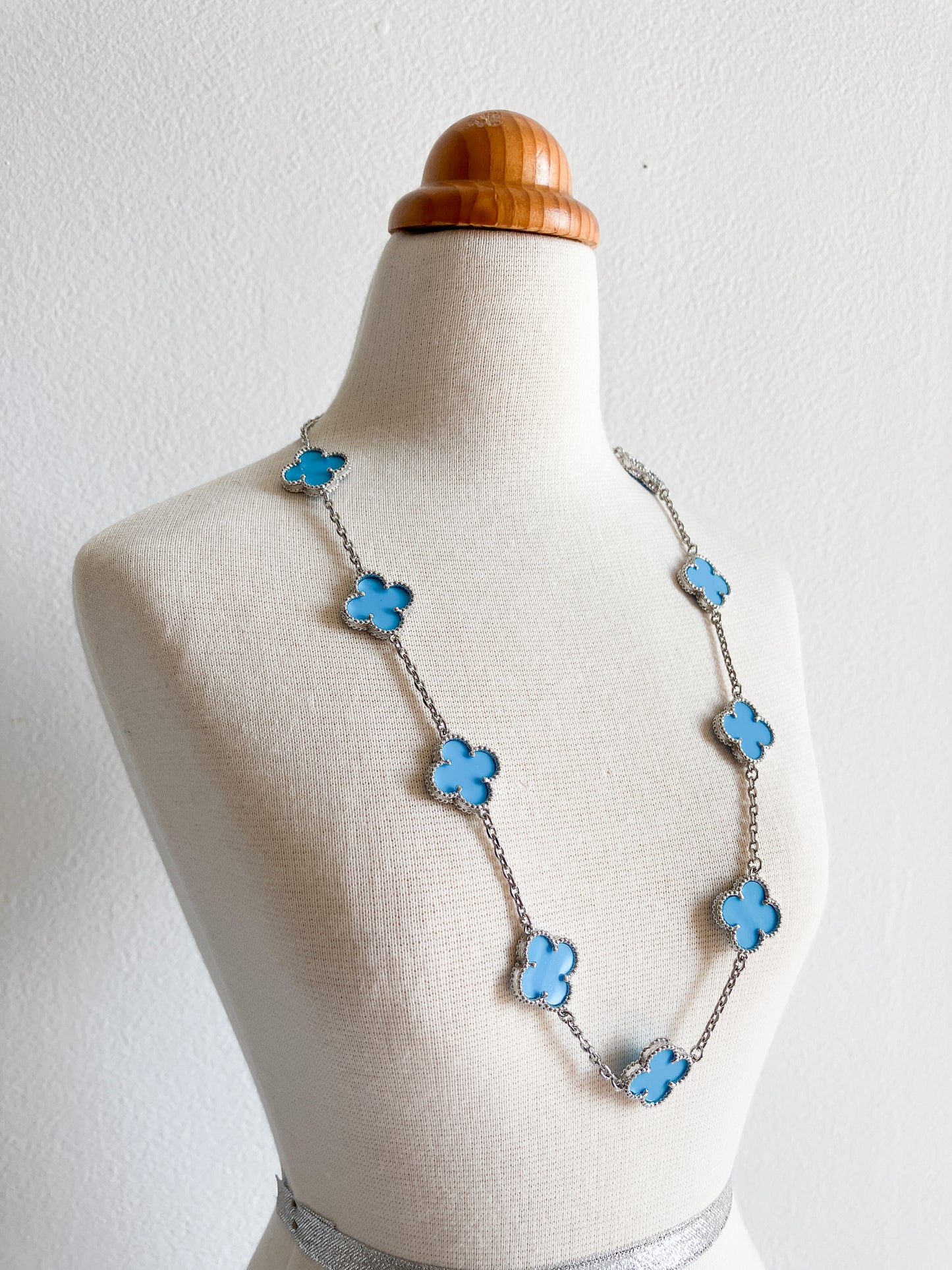 Turquoise Quatrefoil Choker in Silver