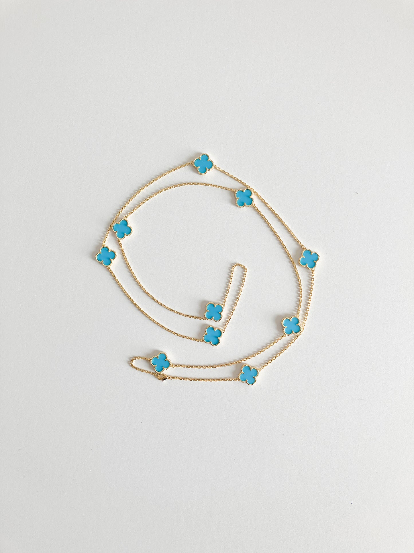 Turquoise Quatrefoil Rope Necklace in Gold