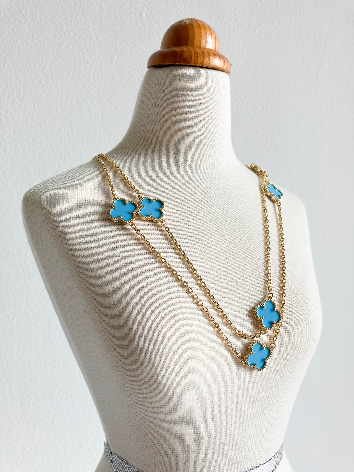 Turquoise Quatrefoil Rope Necklace in Gold