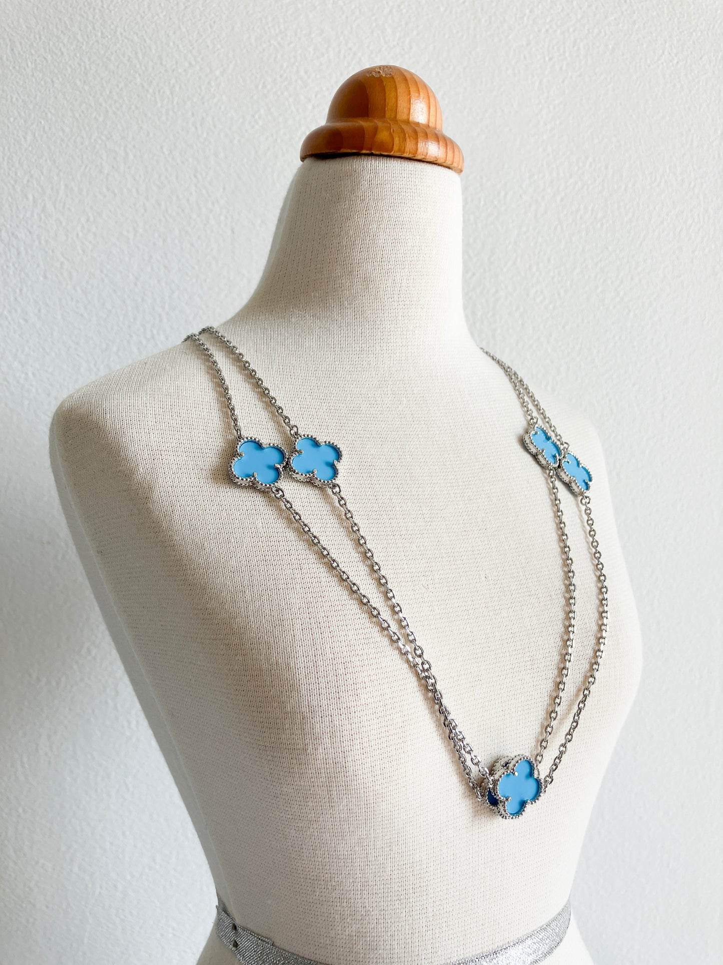 Carnelian Quatrefoil Rope Necklace in Silver