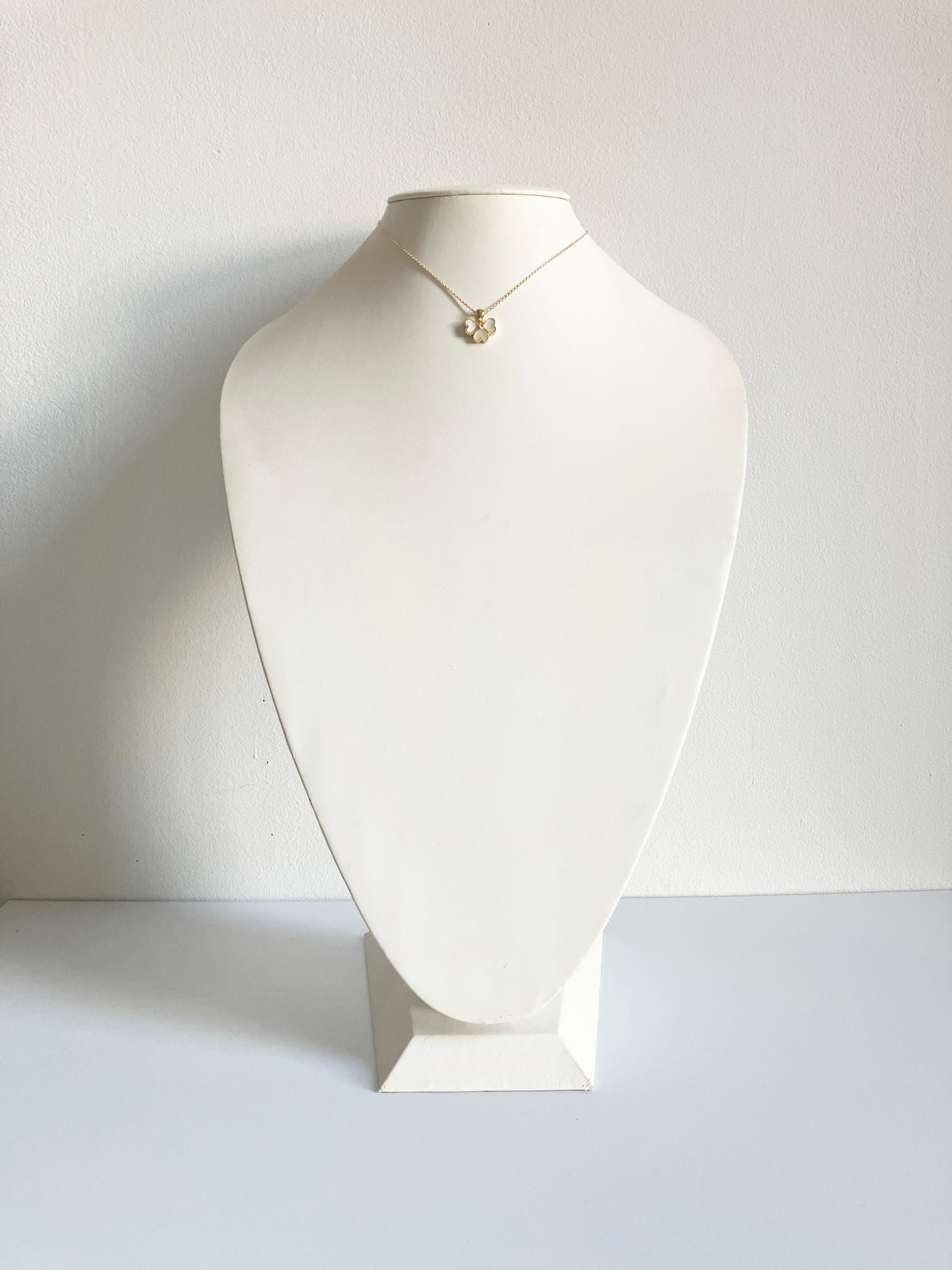 Clover of Hearts in Mother of Pearl and Cubic Zirconium Set in Gold