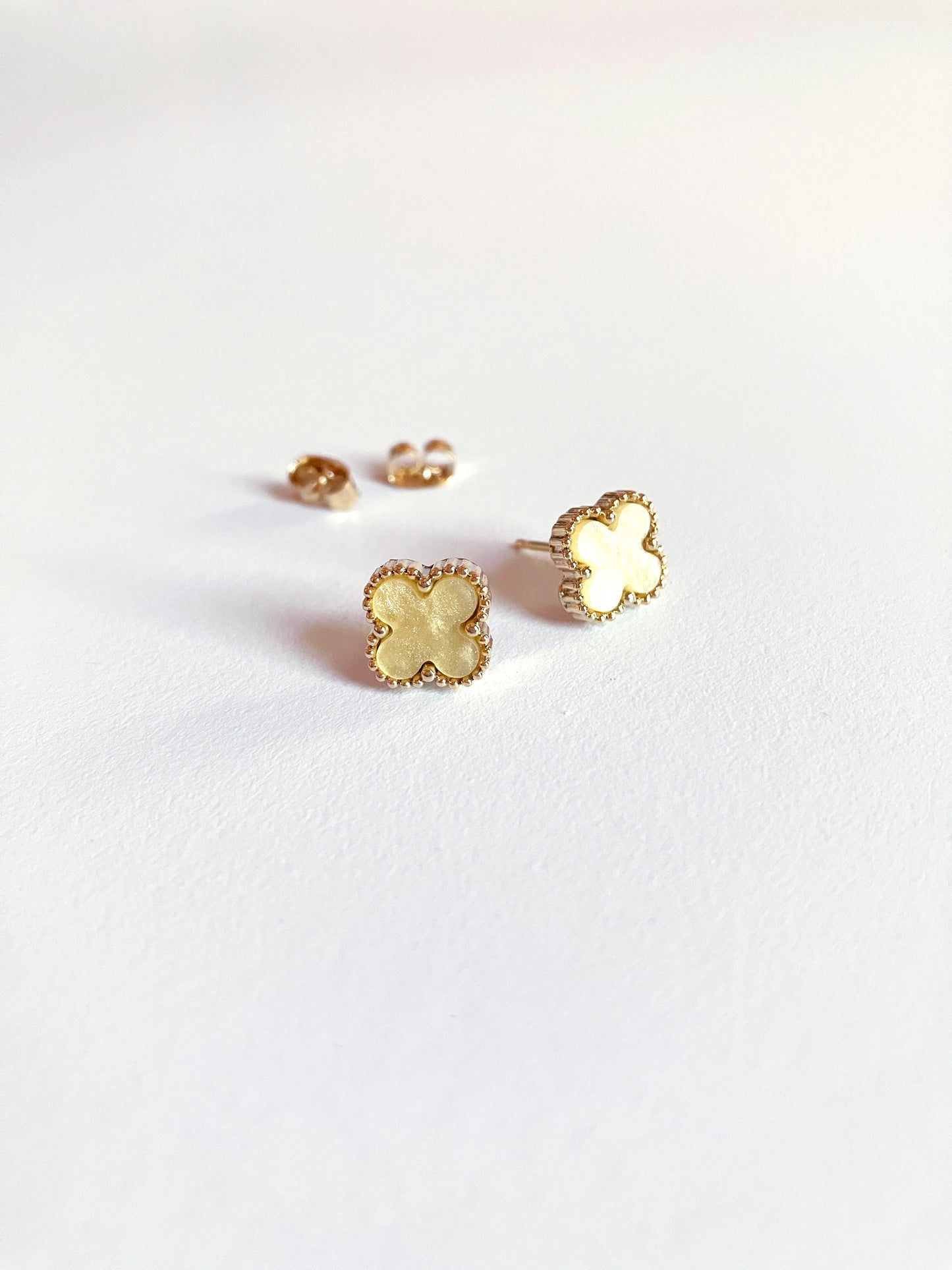Bijou Buttercup Mother of Pearl Quatrefoil Stud Earrings in Gold